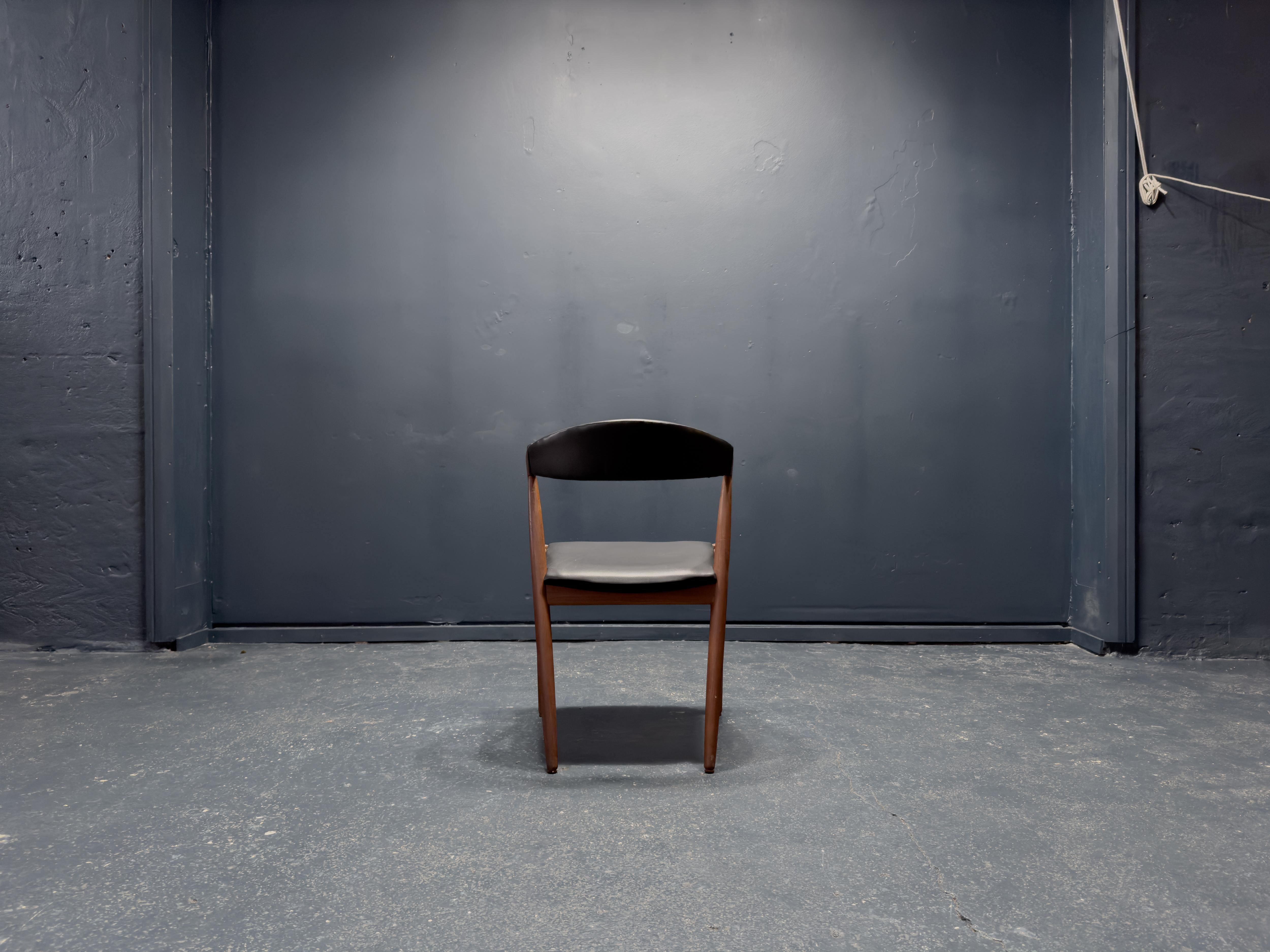 Kai Kristiansen Black Leather and Teak Model 31 Chair In Good Condition For Sale In London, GB
