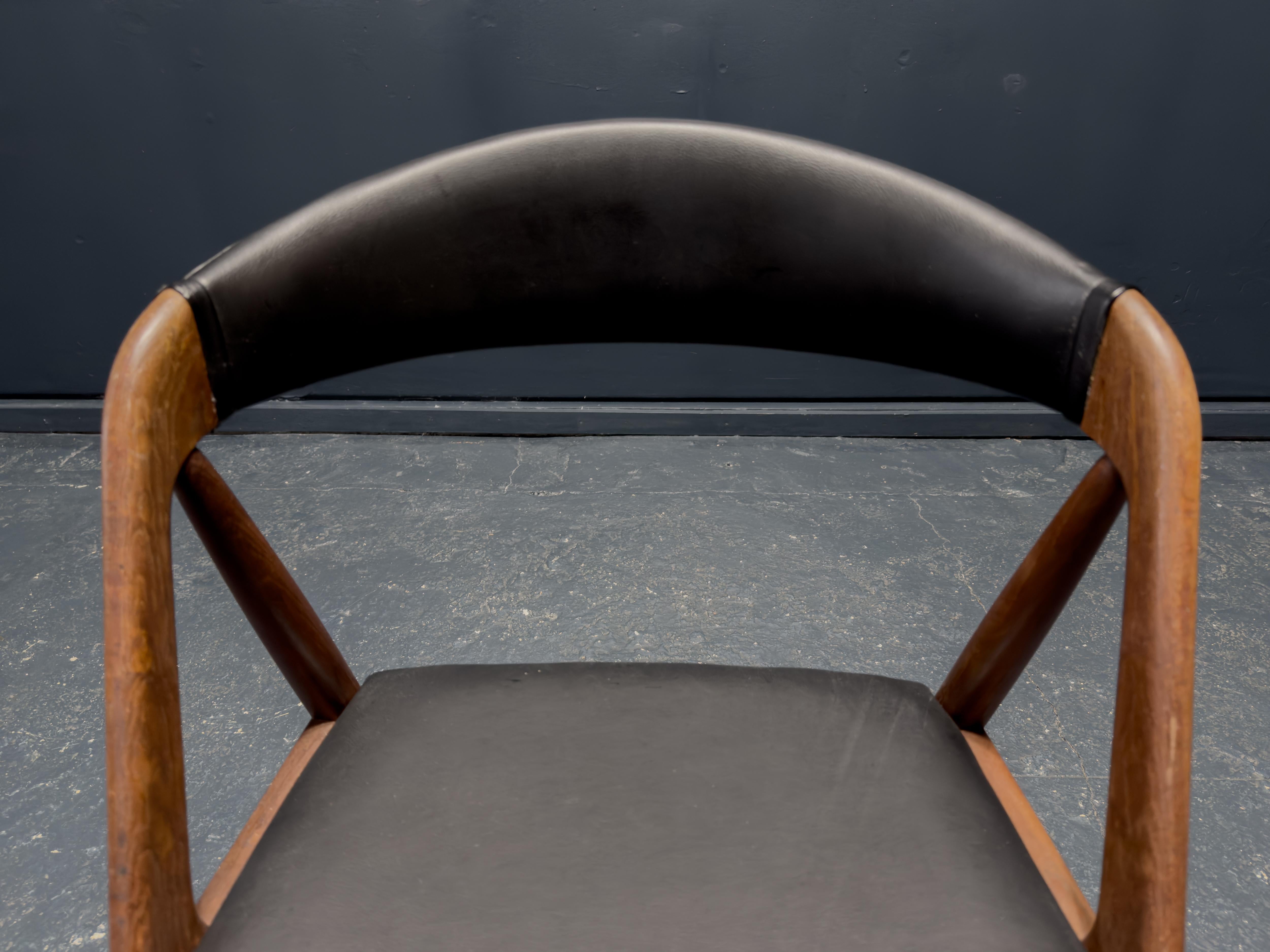 Mid-20th Century Kai Kristiansen Black Leather and Teak Model 31 Chair For Sale