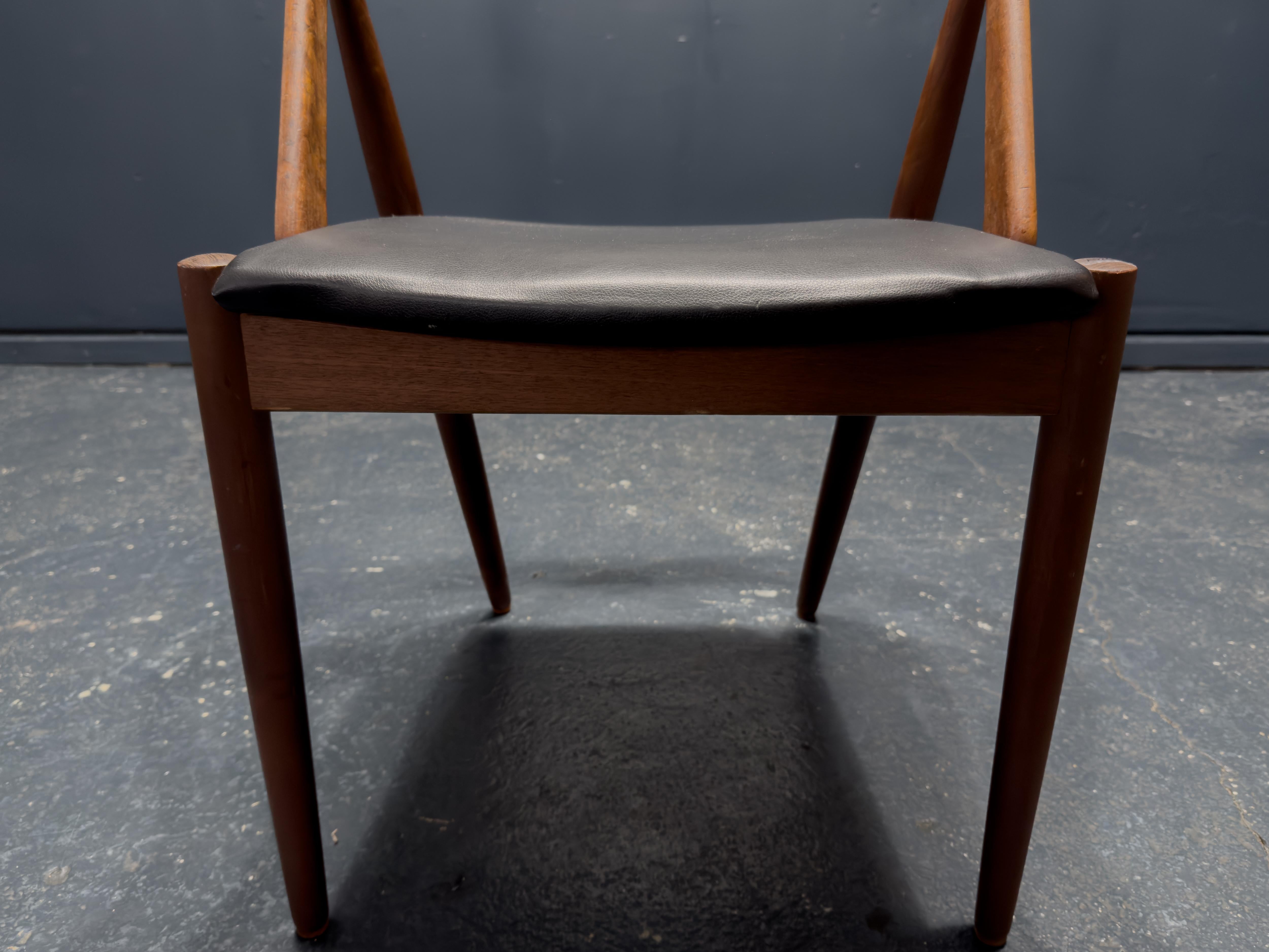 Kai Kristiansen Black Leather and Teak Model 31 Chair For Sale 1