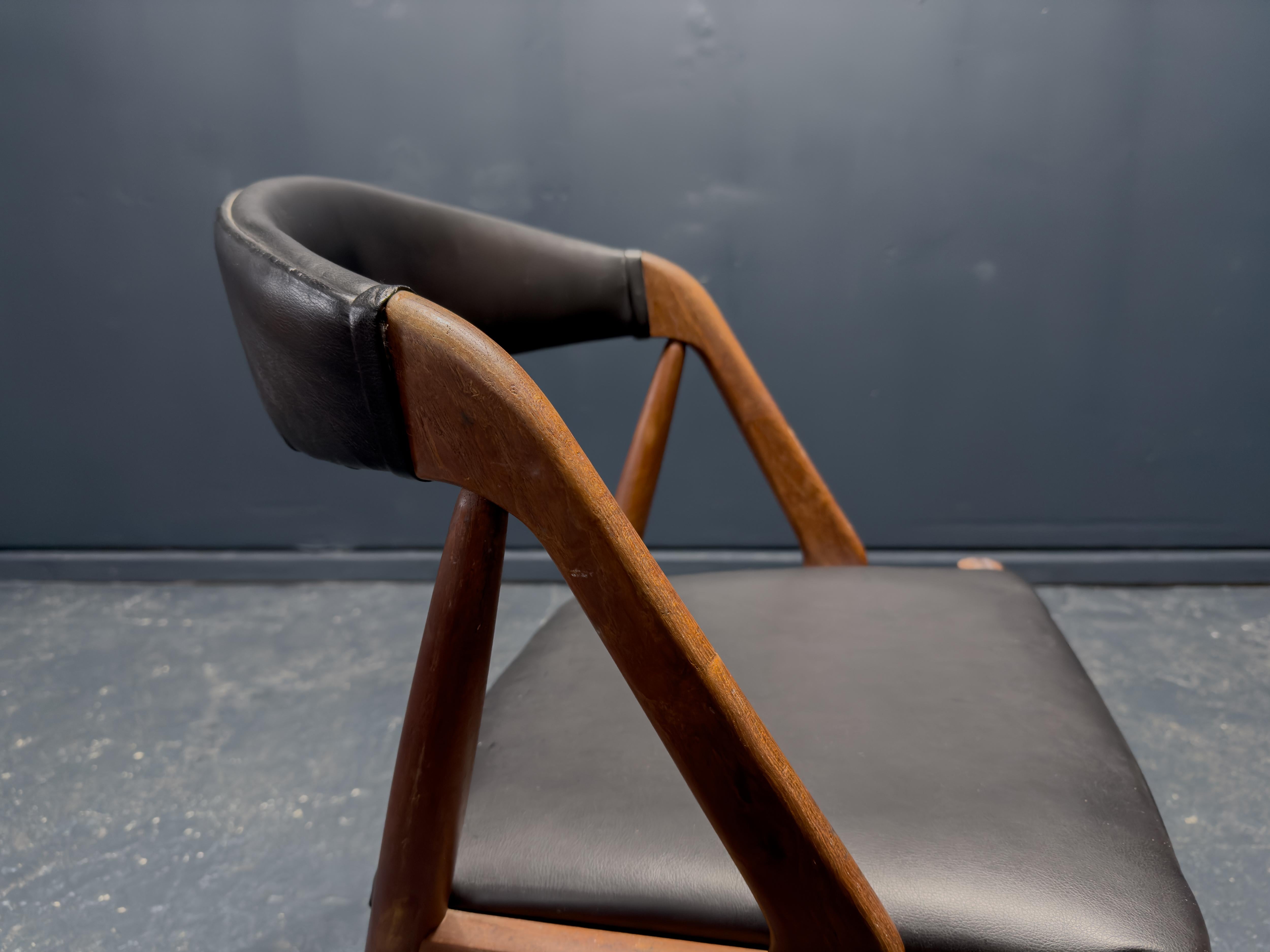 Kai Kristiansen Black Leather and Teak Model 31 Chair For Sale 2
