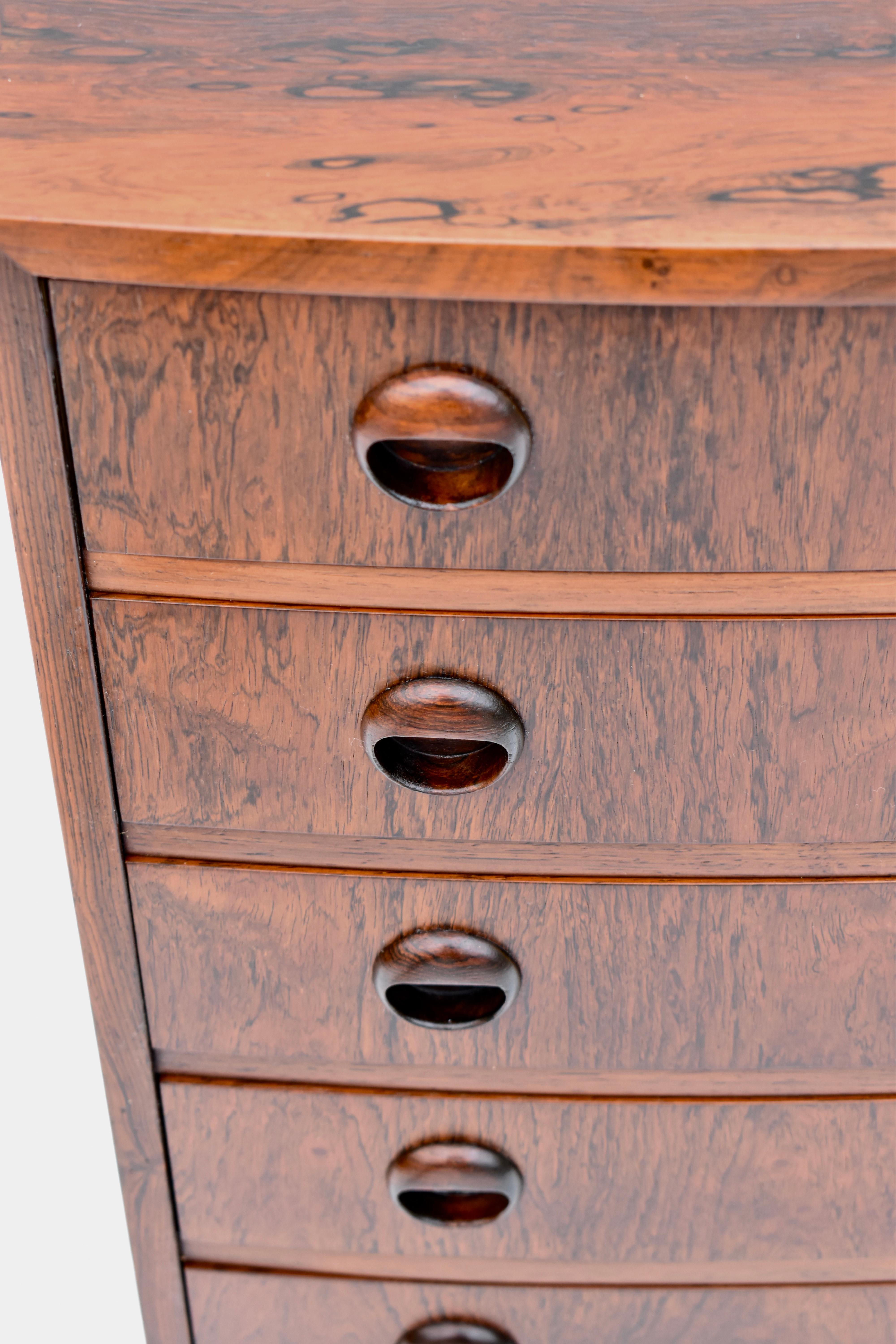 Kai Kristiansen Bow Fronted Chest of Drawers In Good Condition In Shepperton, Surrey