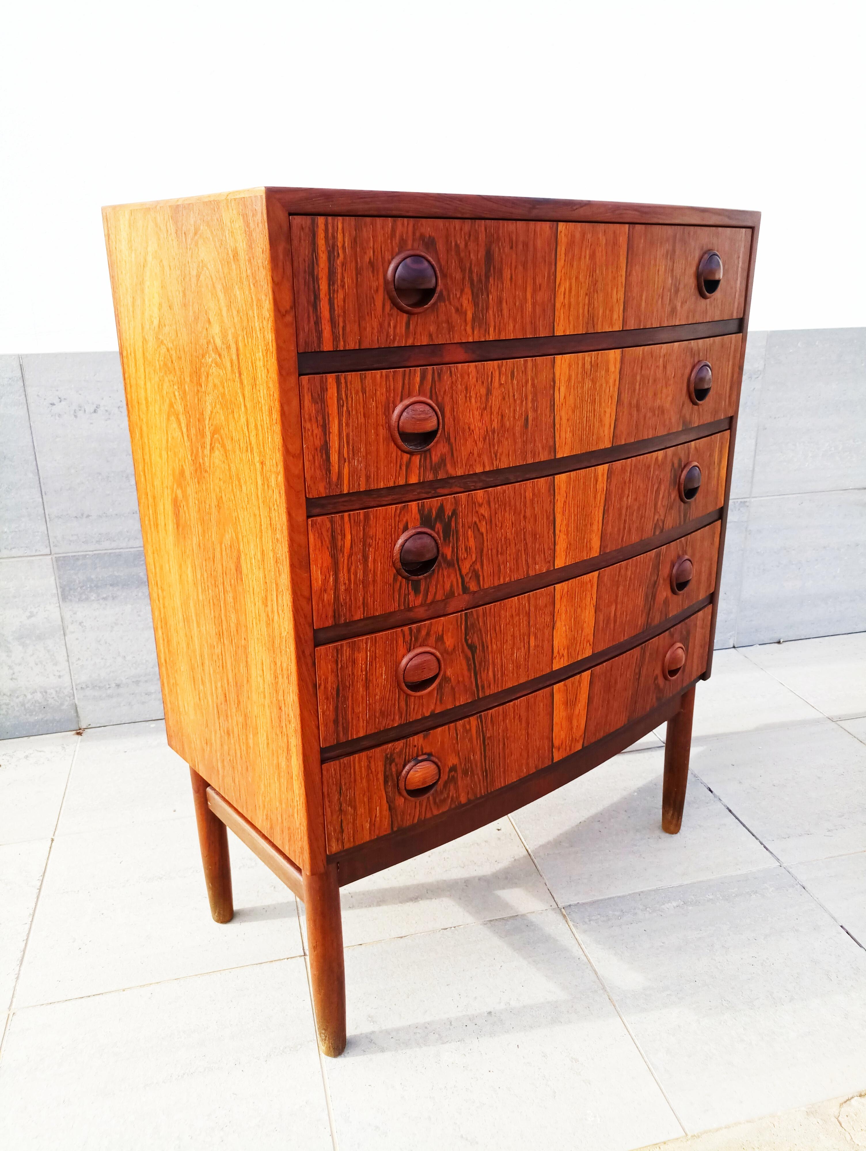 rosewood chest of drawers