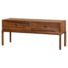 Commode Kai Kristiansen modèle 394 en bois de noyer, Danemark