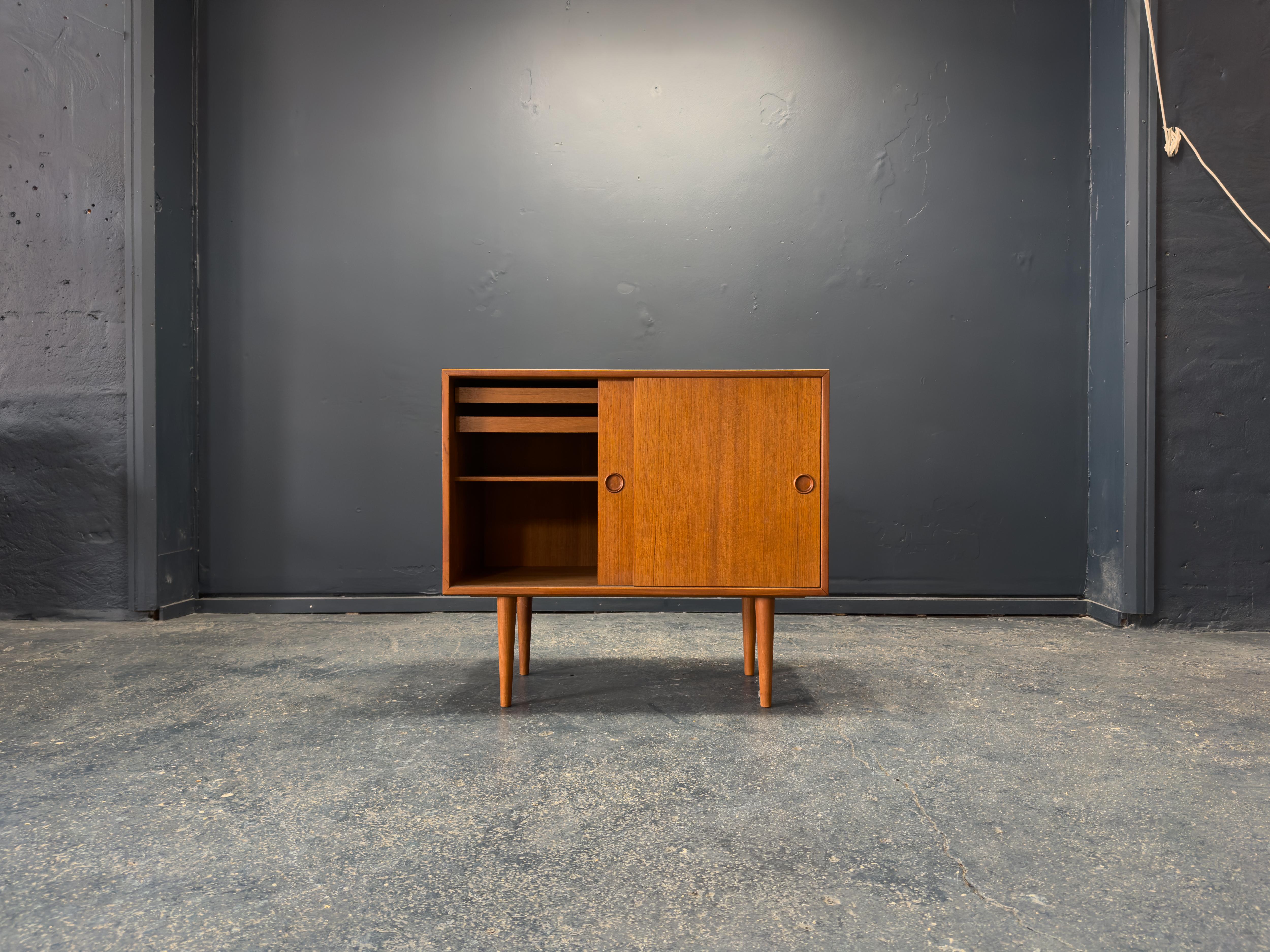 Kai Kristiansen Compact Teak Sideboard In Good Condition For Sale In London, GB