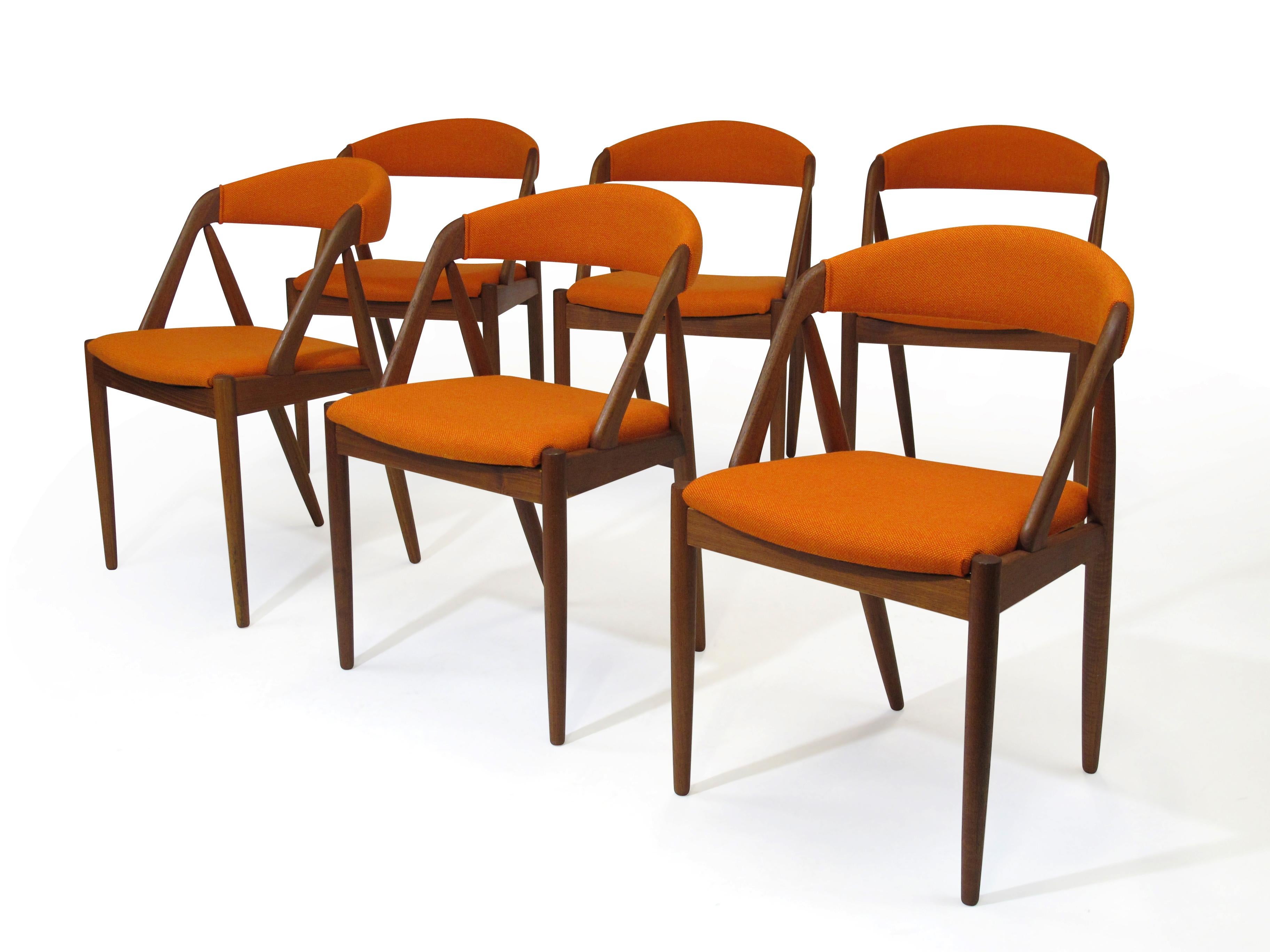 Kai Kristiansen Curved Back Dining Chairs in Orange Wool, Set of Six In Excellent Condition In Oakland, CA