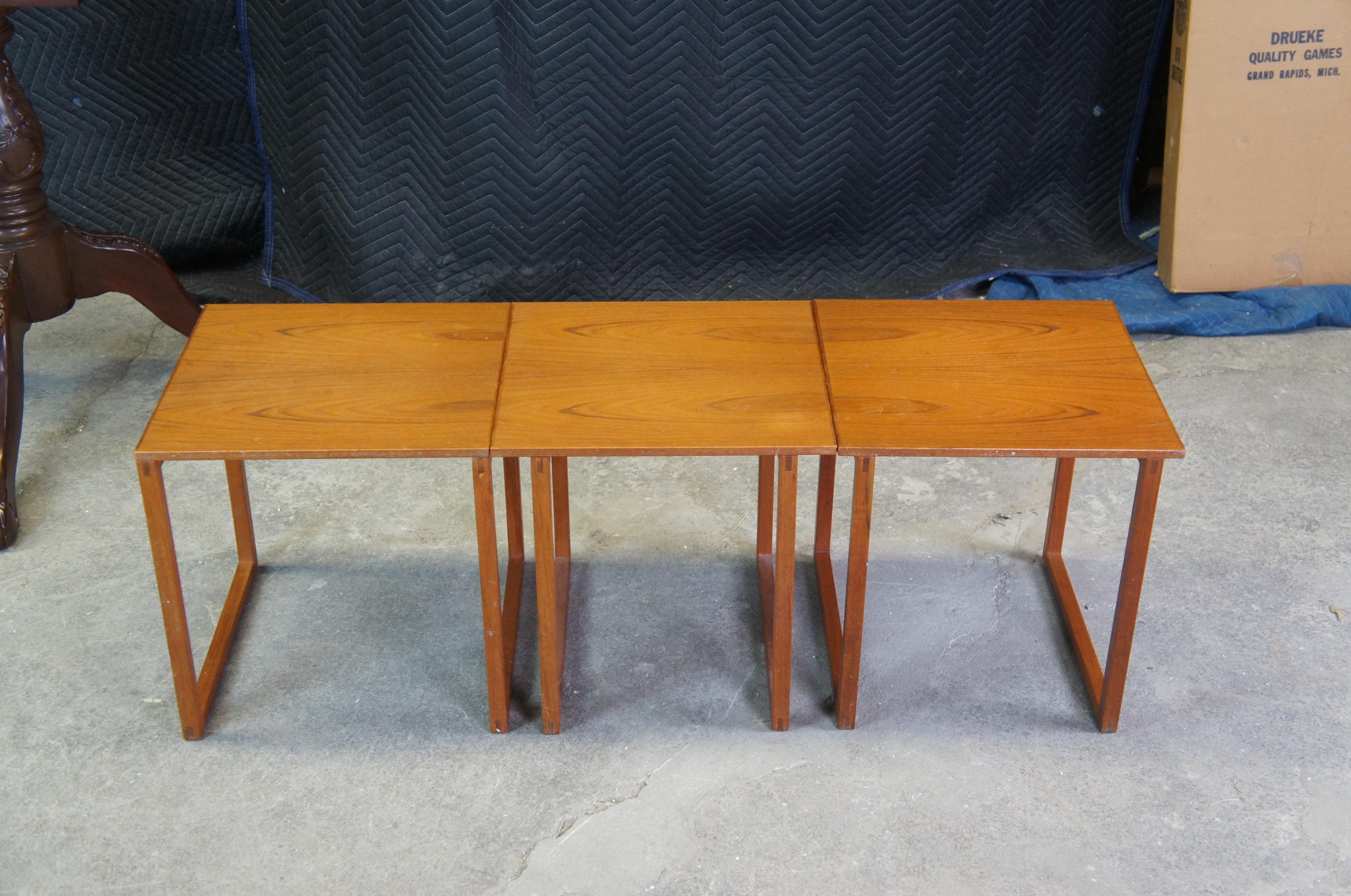Kai Kristiansen 1960s Danish Modern Teak Interlocking Cube Trio Nesting Tables In Good Condition For Sale In Dayton, OH