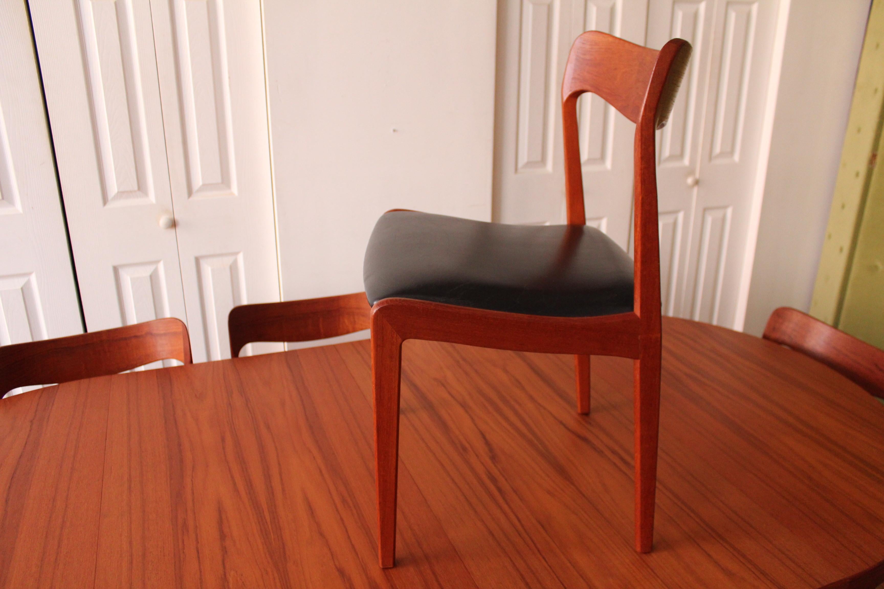 Kai Kristiansen Danish Modern Dining Table and Eight Chairs 6