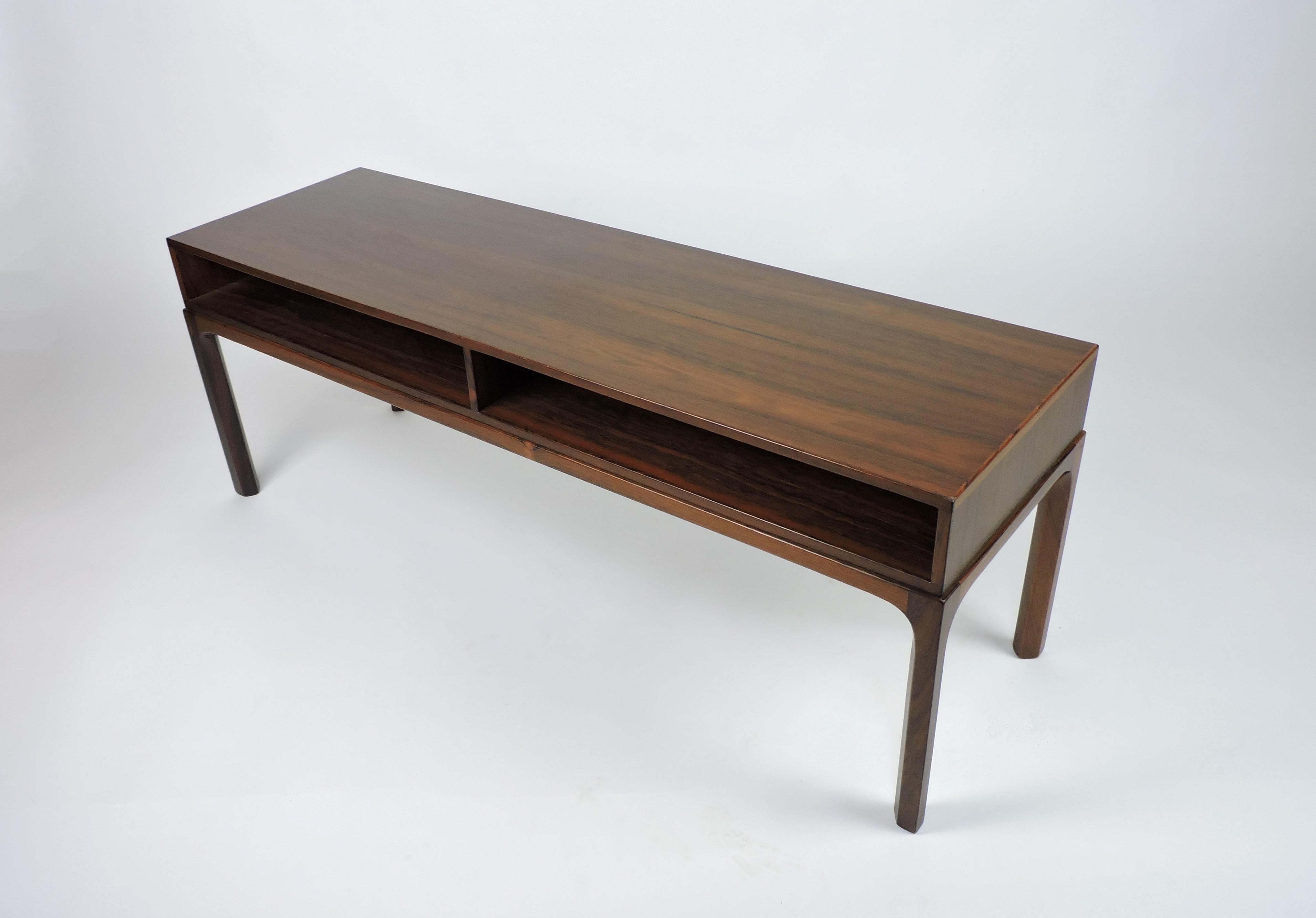 Kai Kristiansen Danish Modern Rosewood Sideboard Table for Askel Kjersgaard #393 In Good Condition For Sale In Chesterfield, NJ