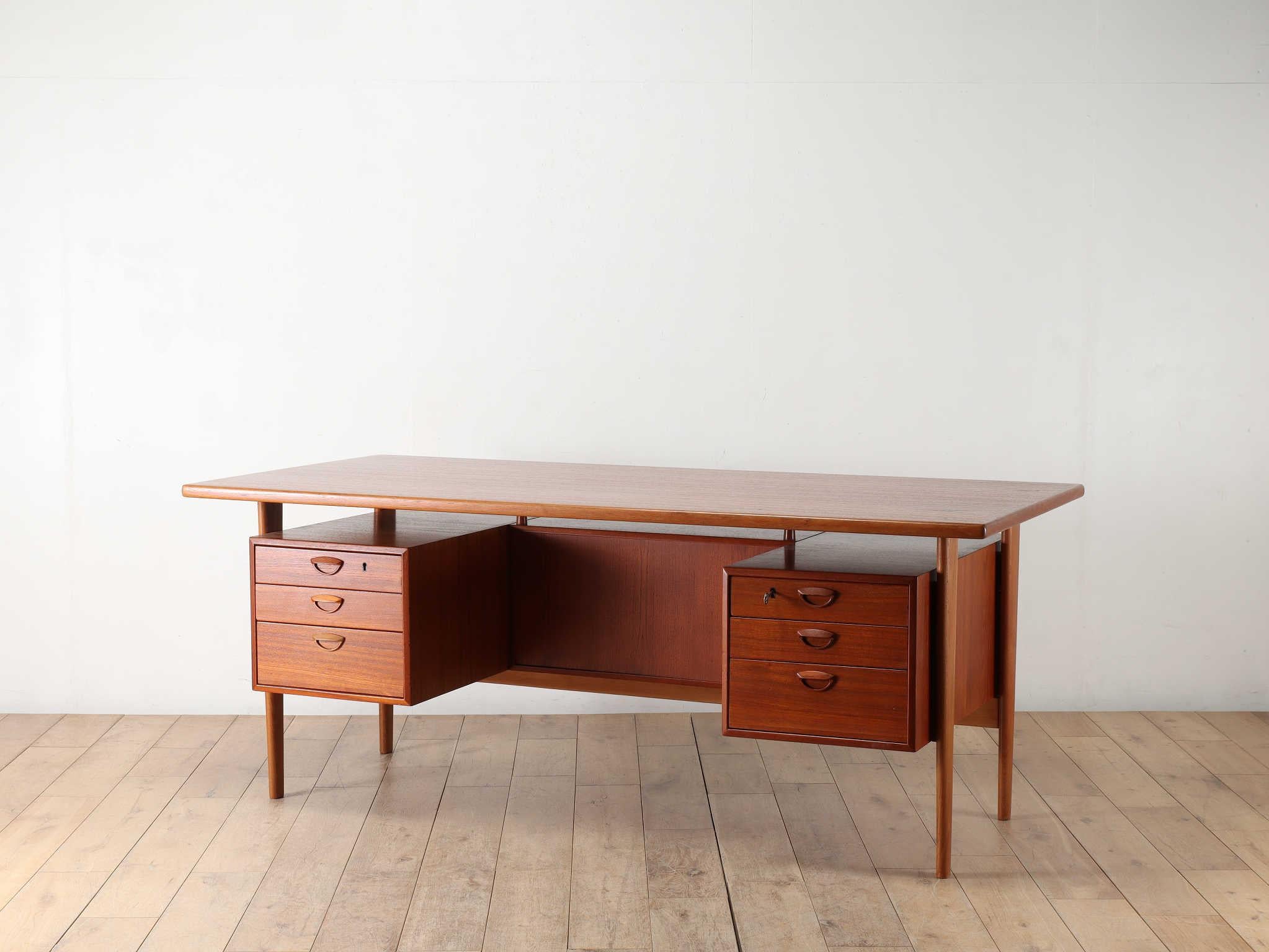 Danish KAI KRISTIANSEN DESK FM60　1960's