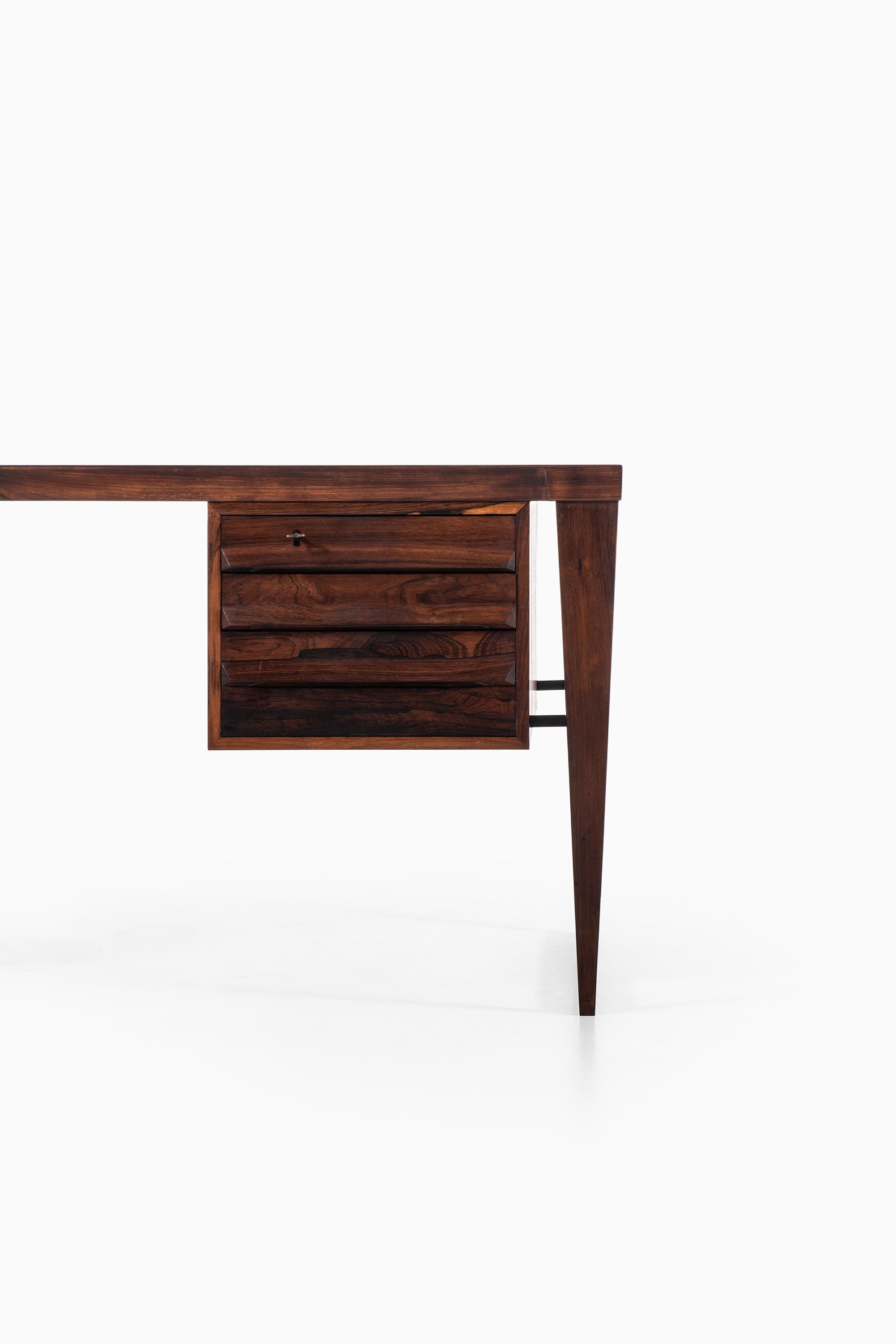 Rare freestanding desk model 70 designed by Kai Kristiansen. Produced by Feldballes Møbelfabrik in Denmark.