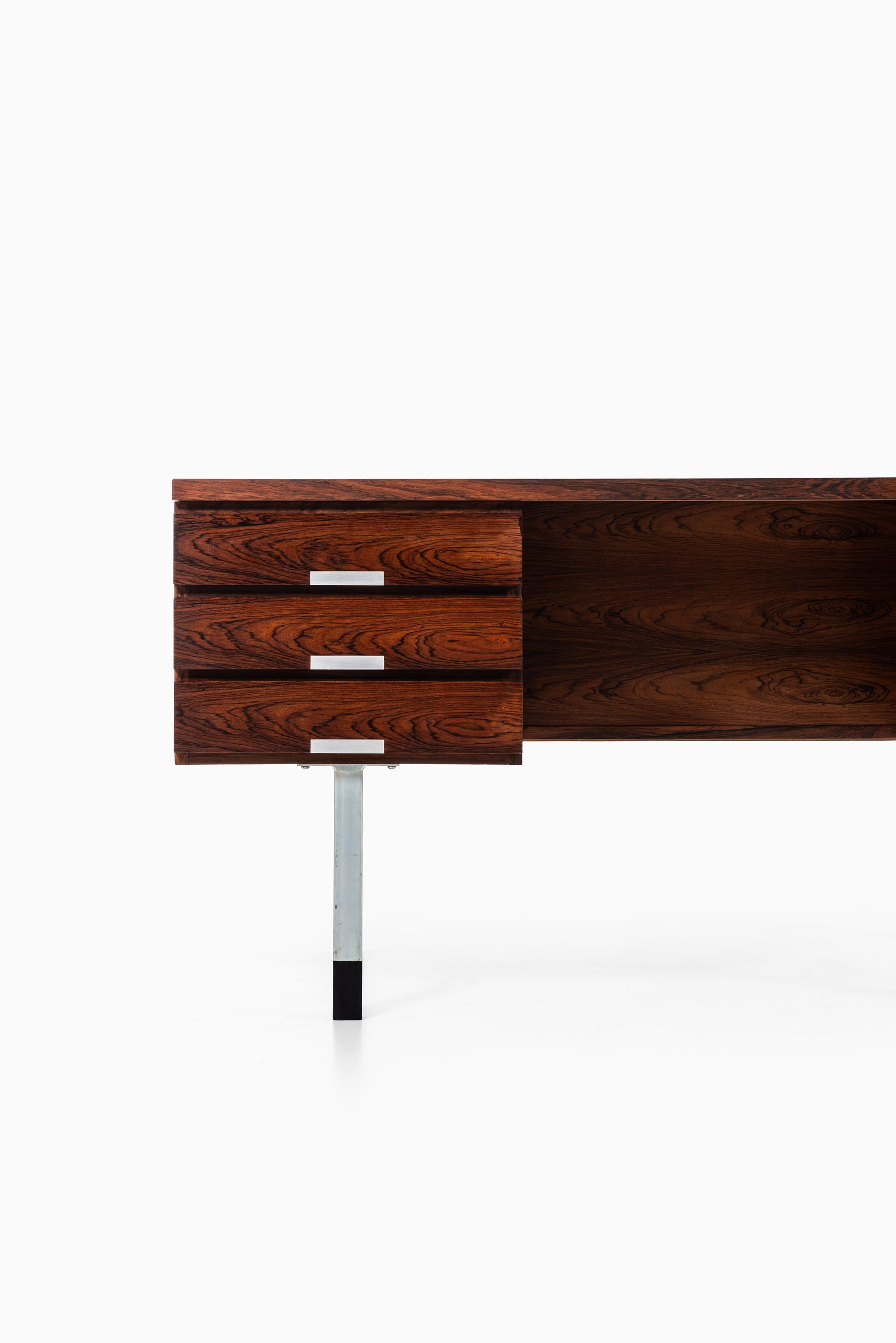 Rare freestanding desk model EP401 designed by Kai Kristiansen. Produced by Feldballes Møbelfabrik in Denmark.