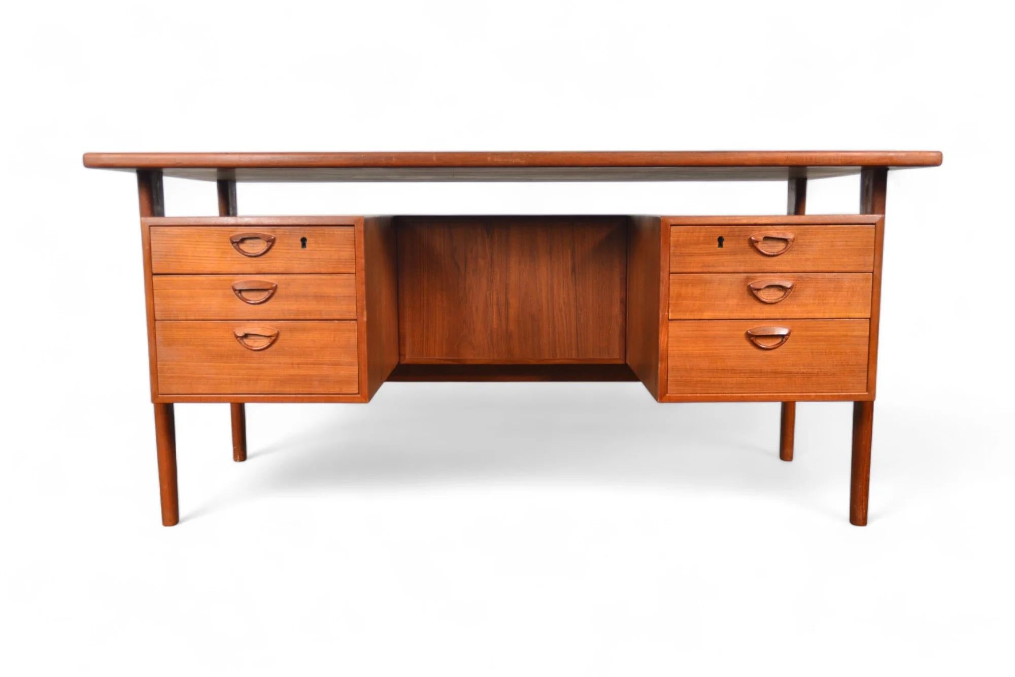 Mid-Century Modern Kai Kristiansen Fm 60 Executive Desk In Teak For Sale
