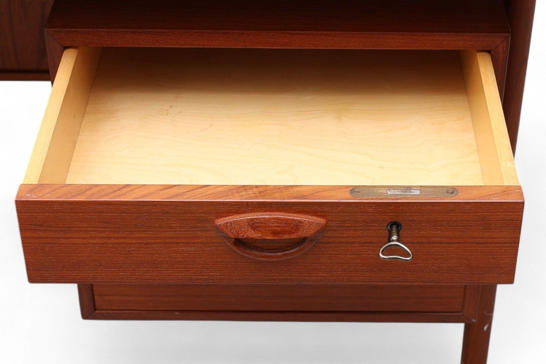 XX secolo Scrivania direzionale Kai Kristiansen Fm 60 in teak in vendita