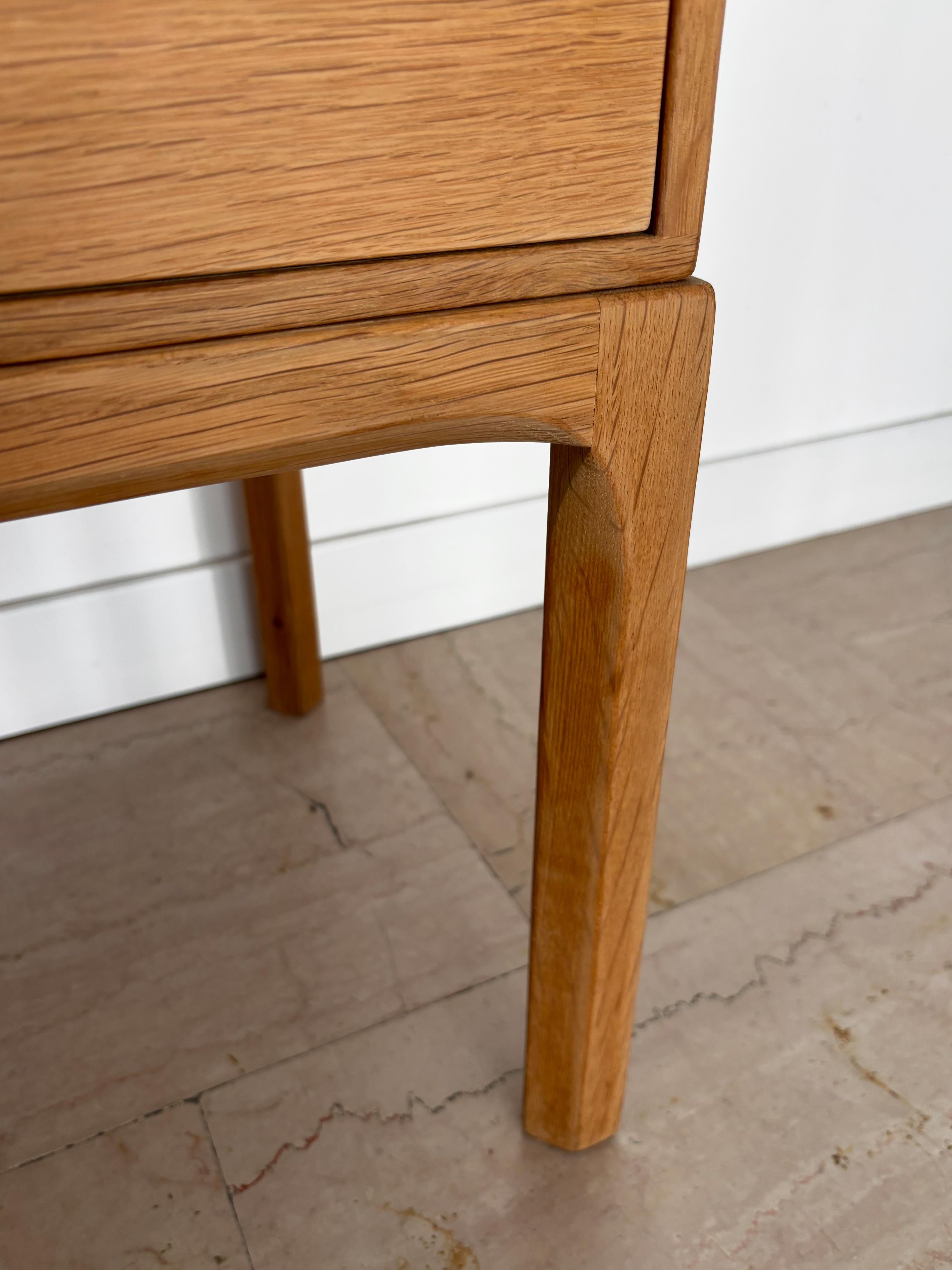 Kai Kristiansen for Aksel Kjergaard Table de chevet scandinave en Oak Danemark 1960s en vente 4