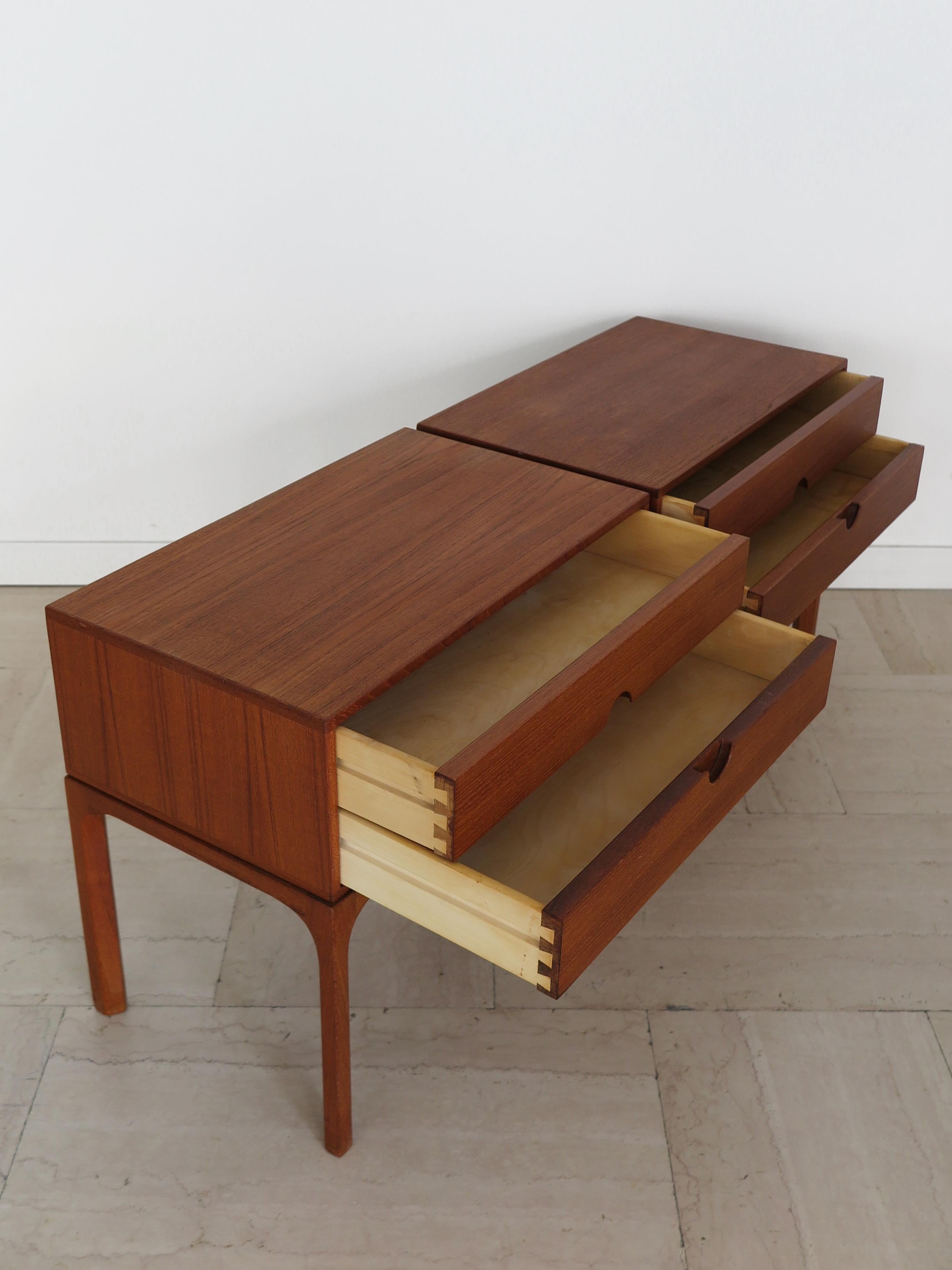 Kai Kristiansen per Aksel Kjergaard Comodini scandinavi in teak Danimarca 1960s in vendita 4