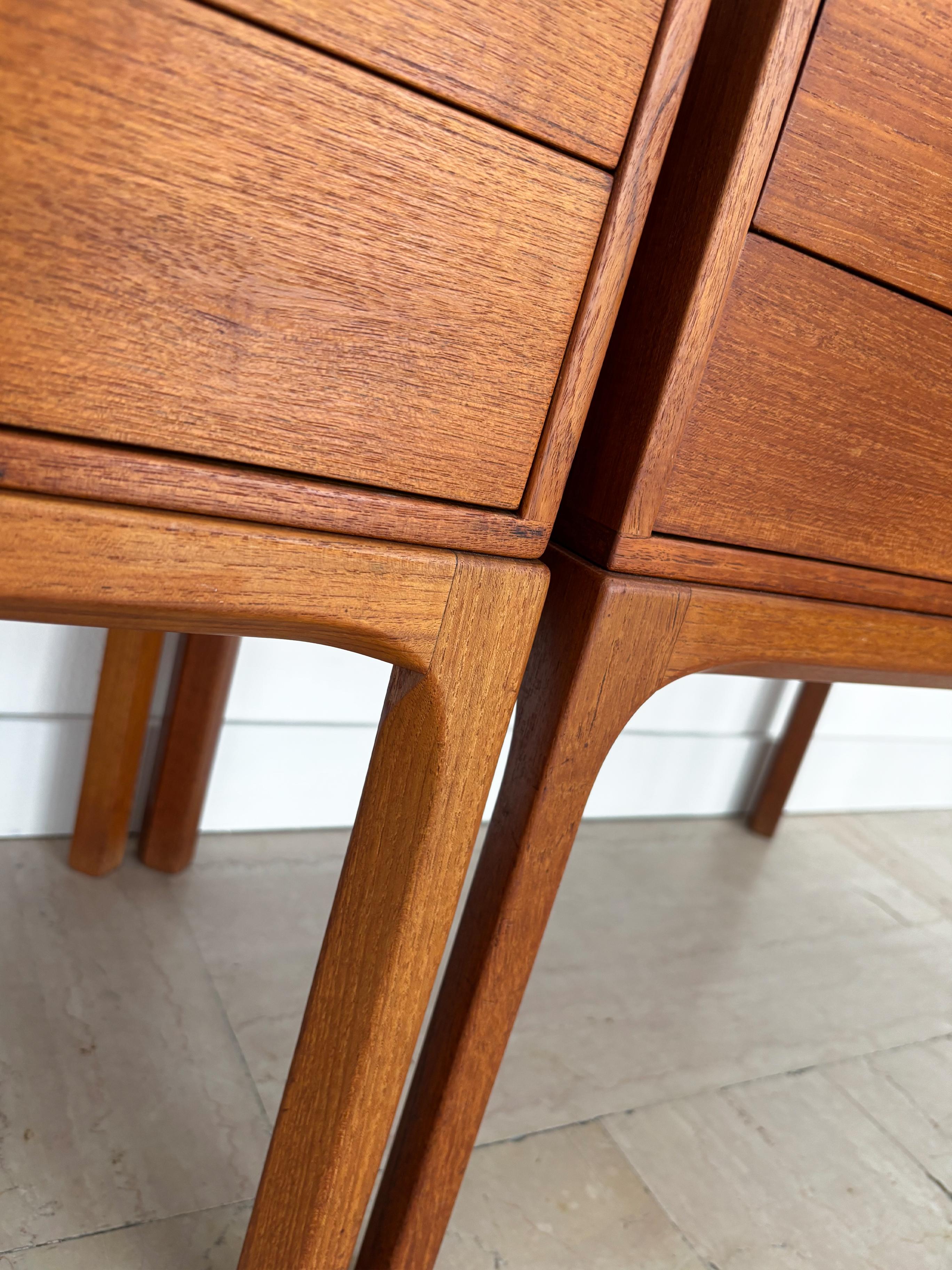 Kai Kristiansen per Aksel Kjergaard Comodini scandinavi in teak Danimarca 1960s in vendita 7