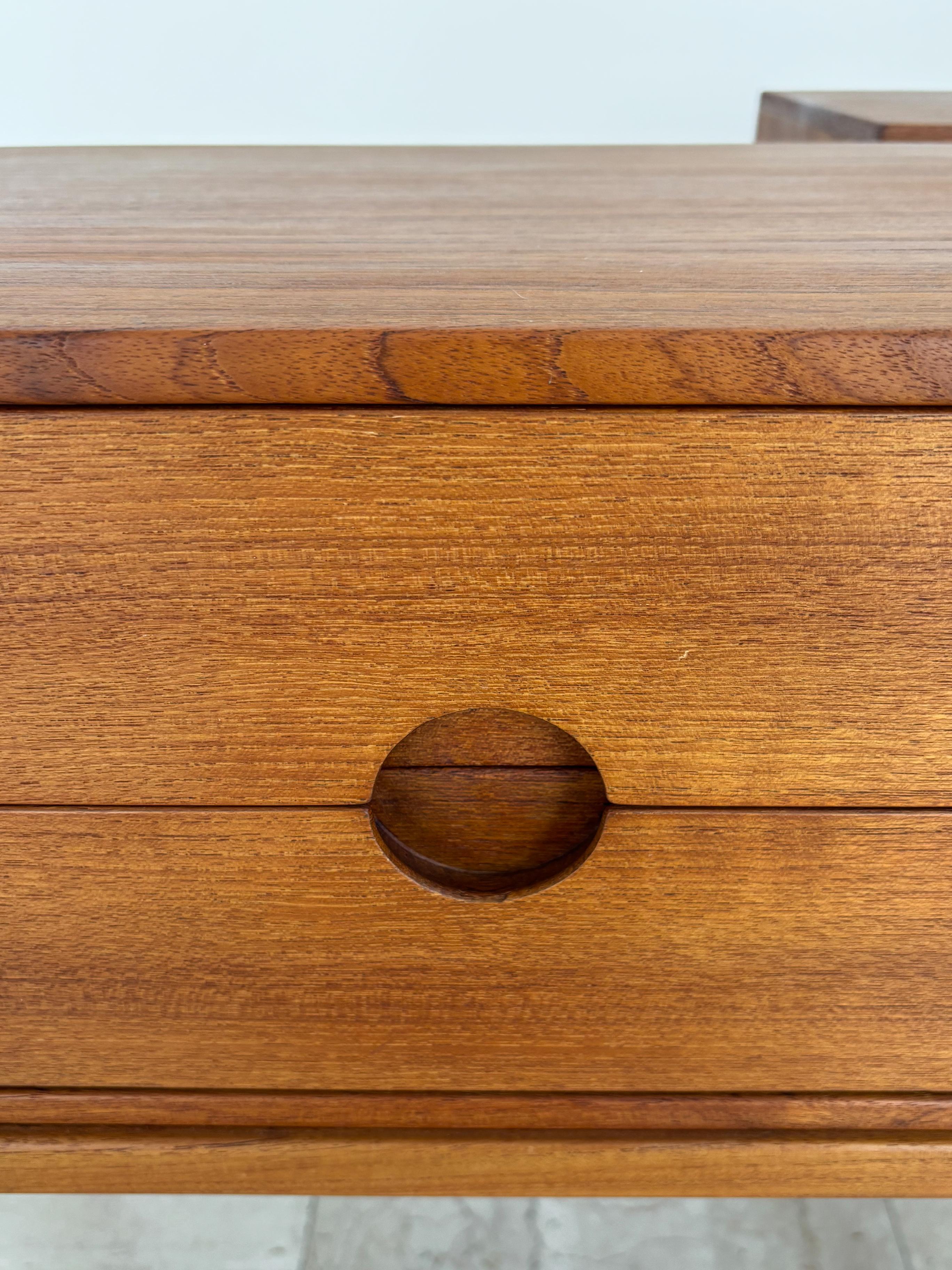 Kai Kristiansen per Aksel Kjergaard Comodini scandinavi in teak Danimarca 1960s in vendita 9