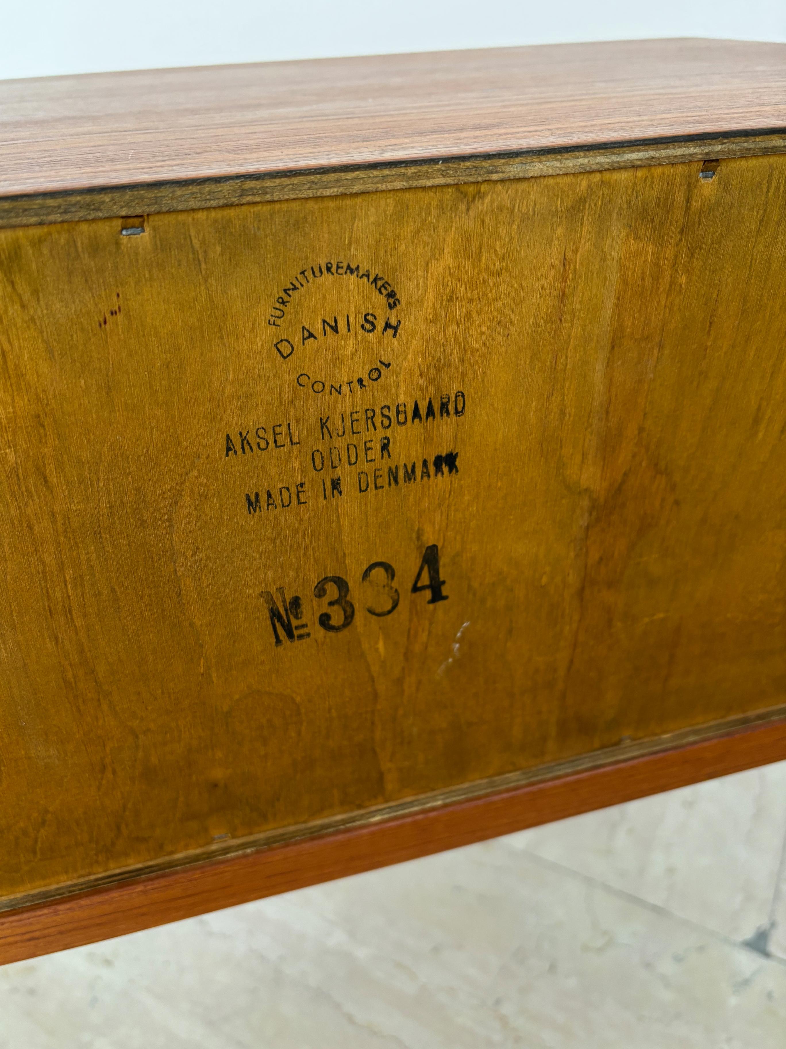 Kai Kristiansen per Aksel Kjergaard Comodini scandinavi in teak Danimarca 1960s in vendita 10