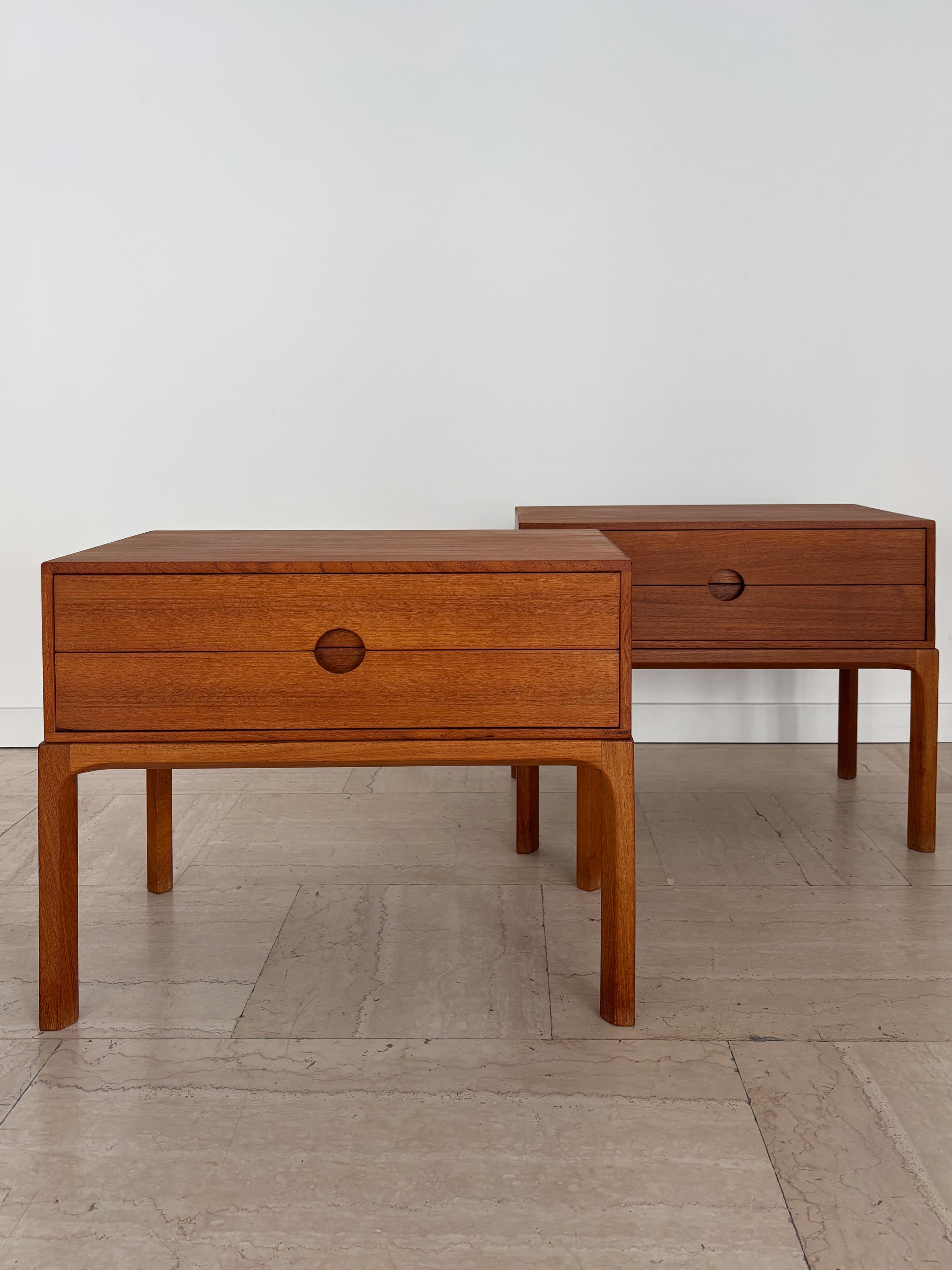 Danese Kai Kristiansen per Aksel Kjergaard Comodini scandinavi in teak Danimarca 1960s in vendita