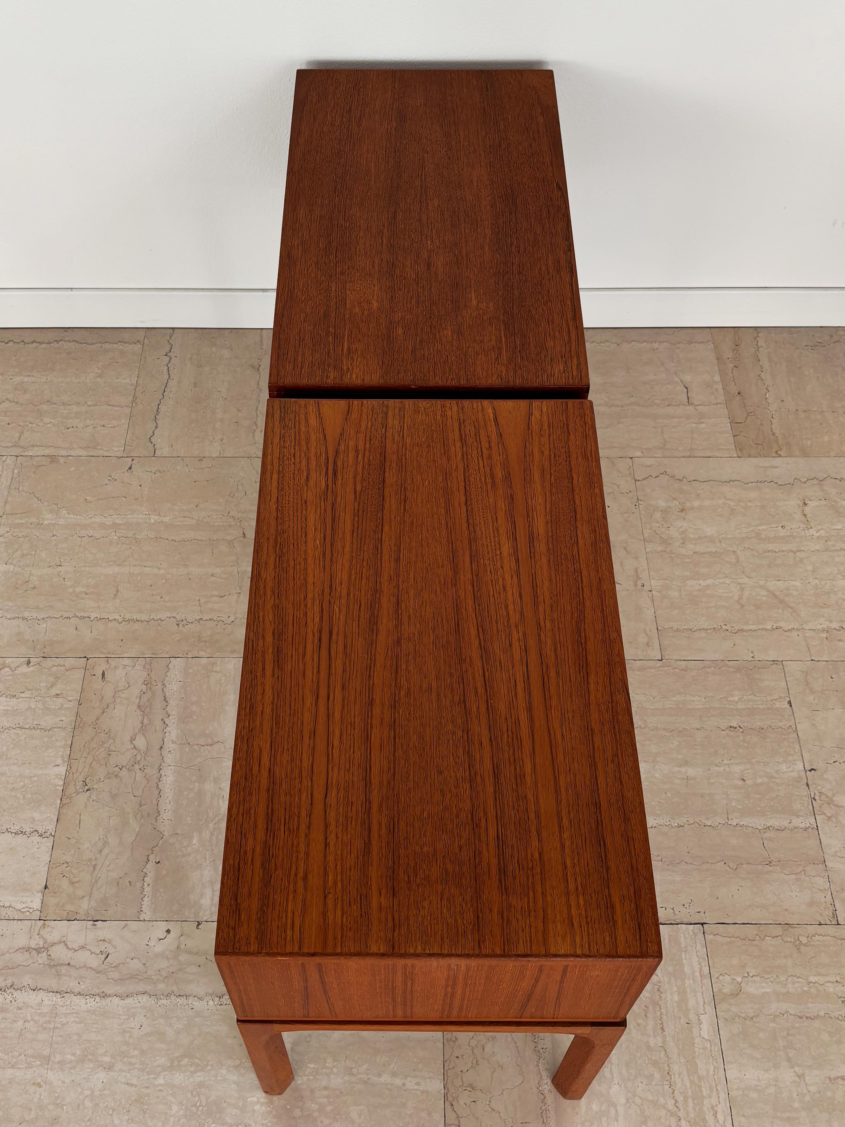 Kai Kristiansen per Aksel Kjergaard Comodini scandinavi in teak Danimarca 1960s in vendita 1