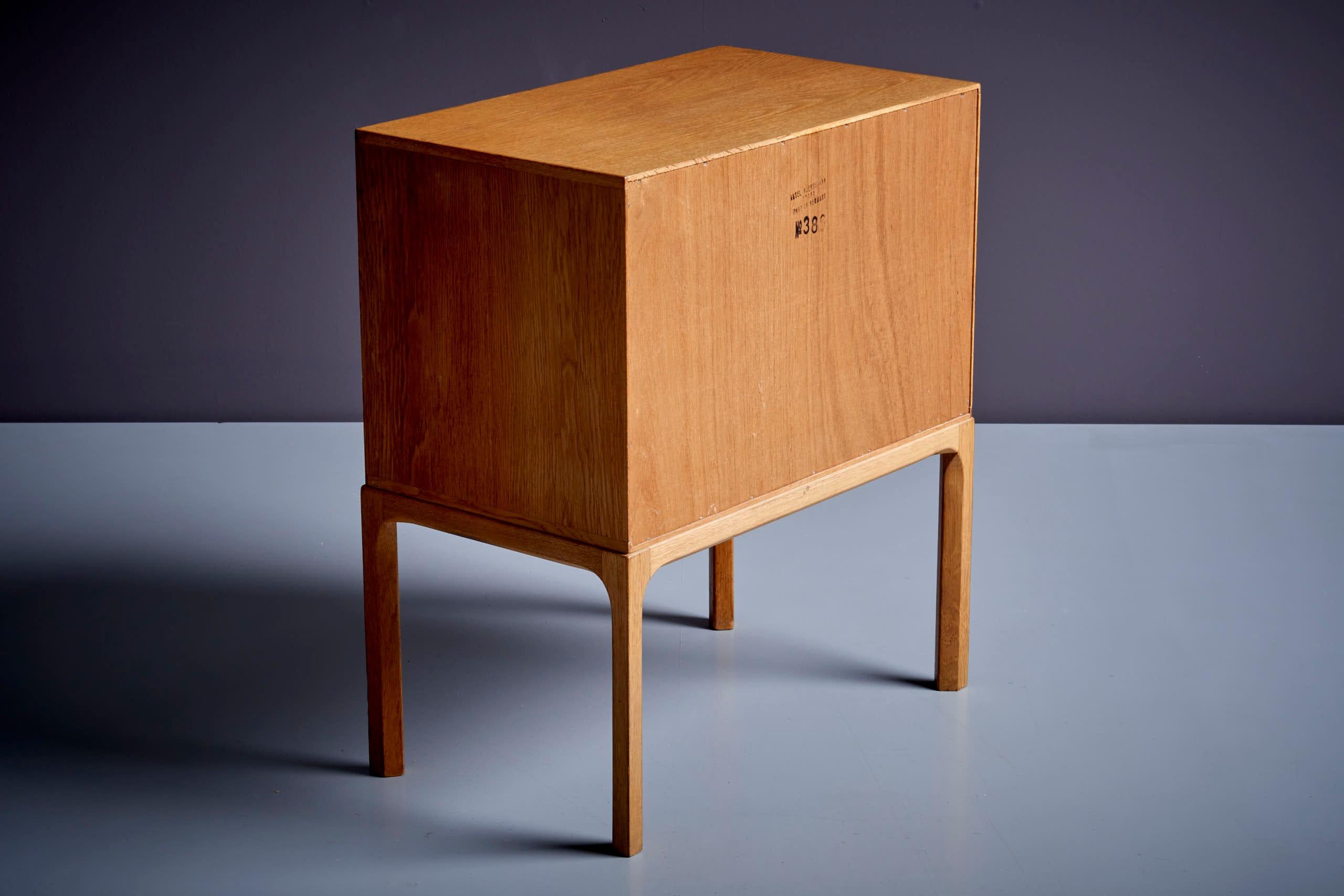 Kai Kristiansen for Aksel Kjersgaard 386 bedside or end table in oak, 1960s  2