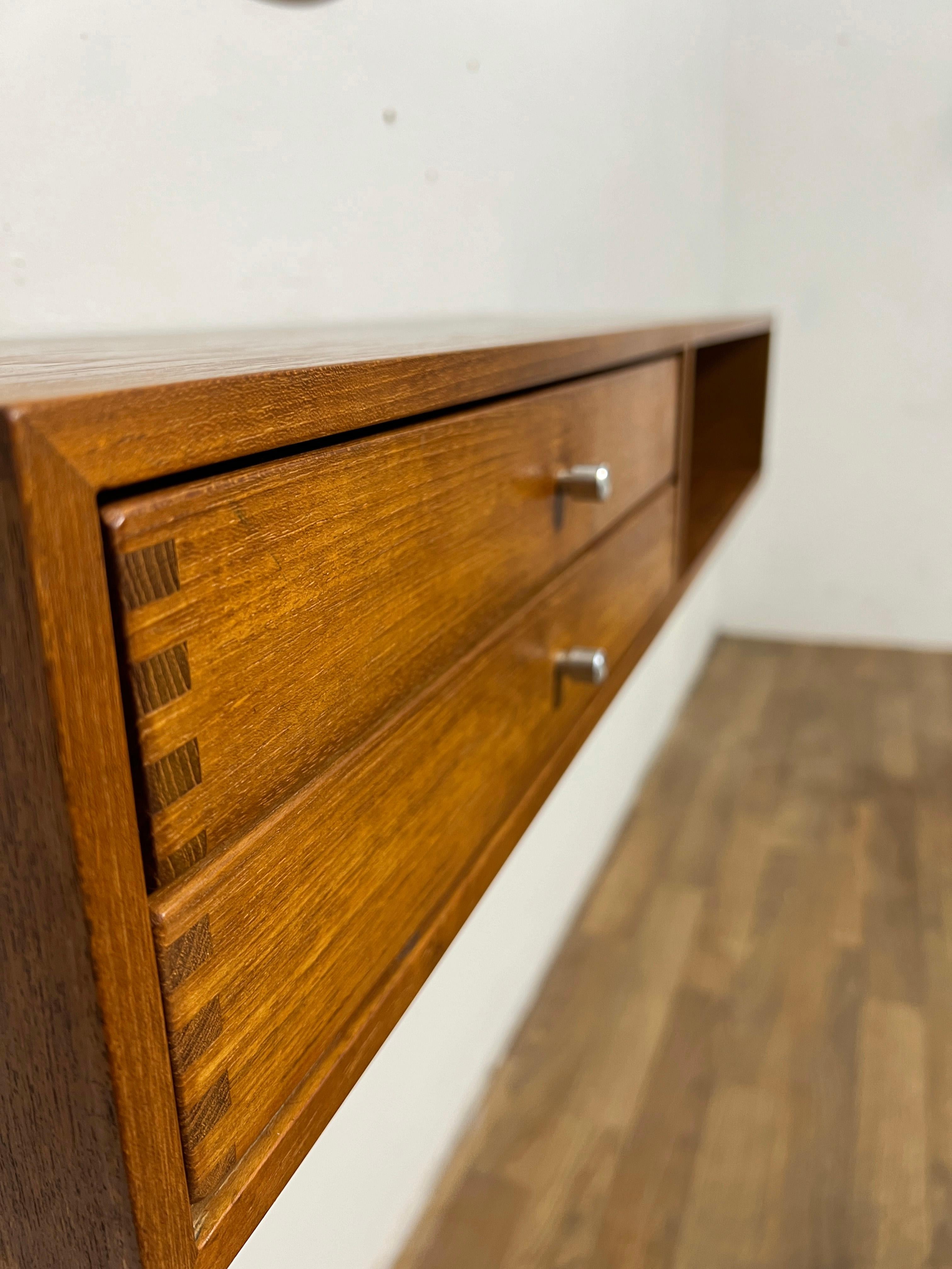 Kai Kristiansen für Aksel Kjersgaard Dänische Konsole aus Teakholz für die Wandmontage C. 1960s im Zustand „Gut“ in Peabody, MA