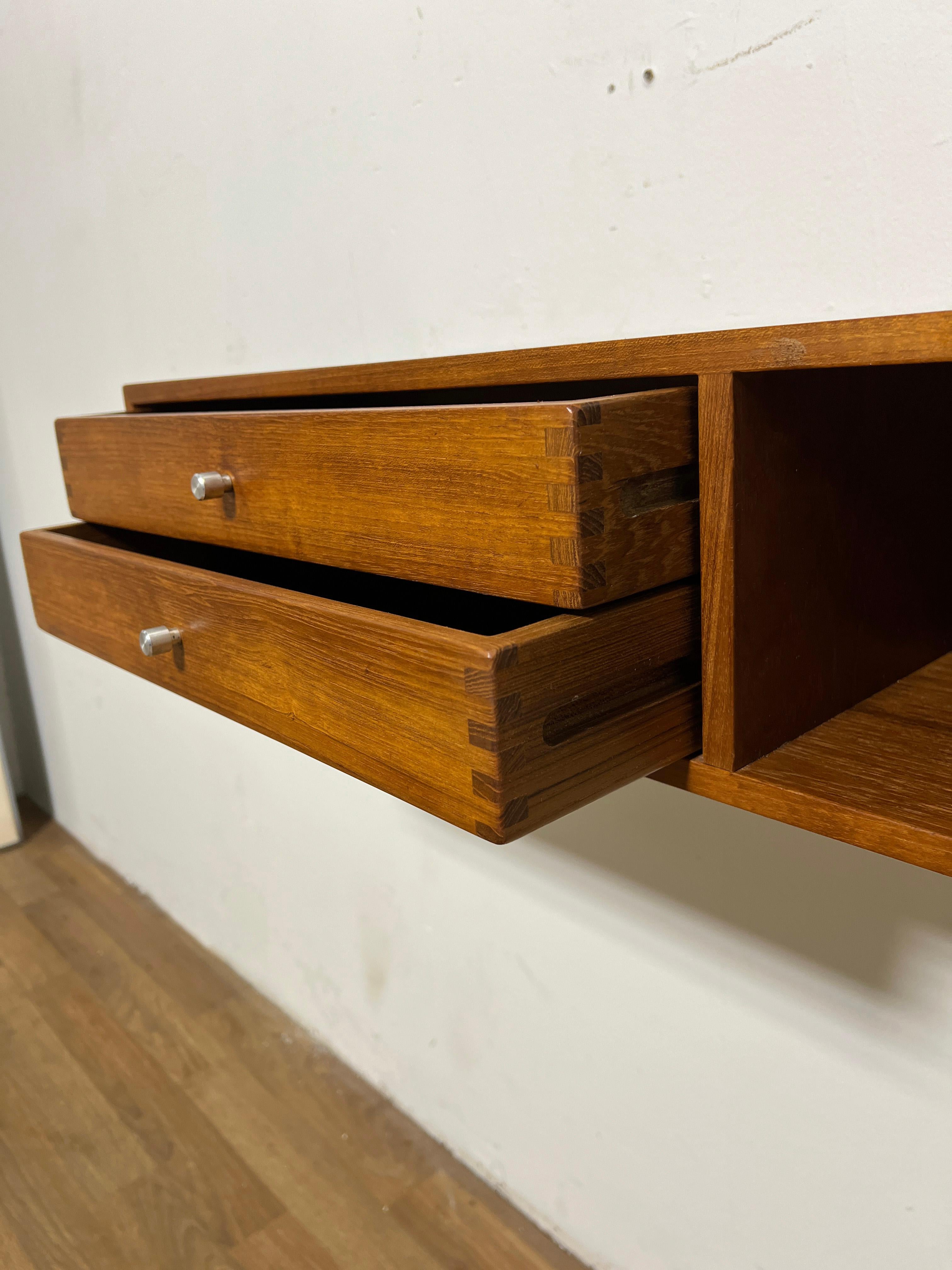 Kai Kristiansen für Aksel Kjersgaard Dänische Konsole aus Teakholz für die Wandmontage C. 1960s (Mitte des 20. Jahrhunderts)
