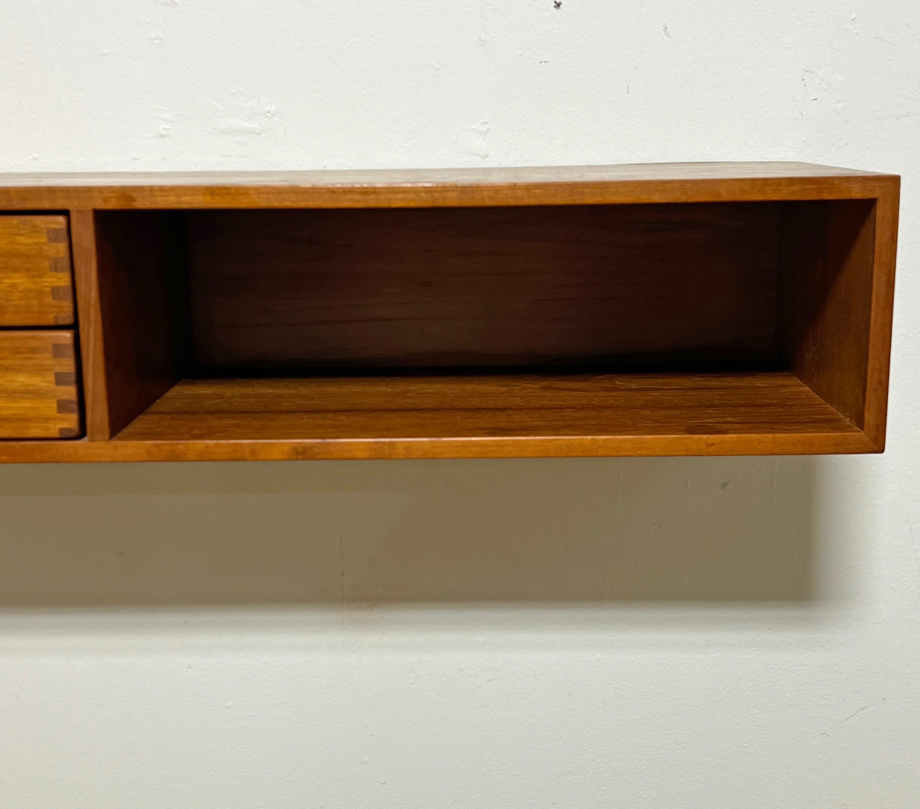 Kai Kristiansen für Aksel Kjersgaard Dänische Konsole aus Teakholz für die Wandmontage C. 1960s 2
