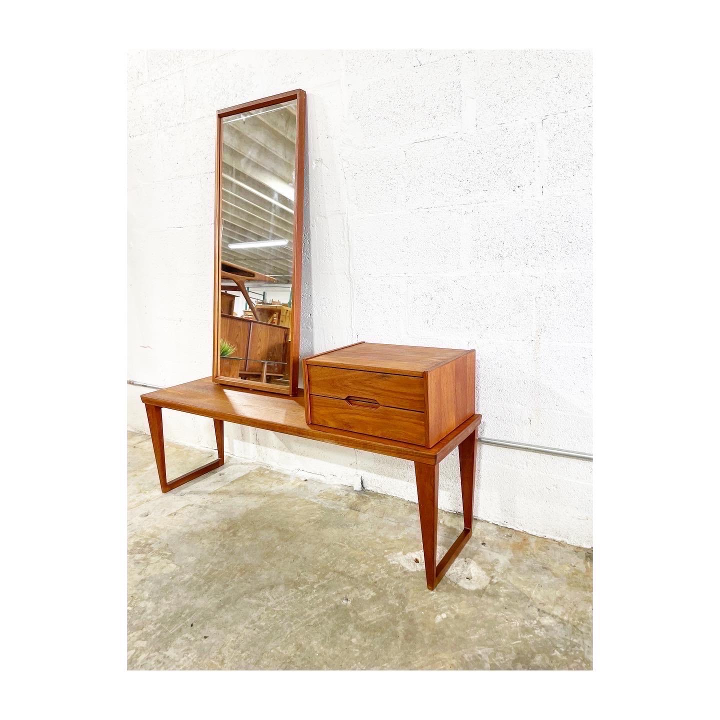 Mid-Century Modern Kai Kristiansen for Aksel Kjersgaard Denmark 1960s Bench with Mirror For Sale