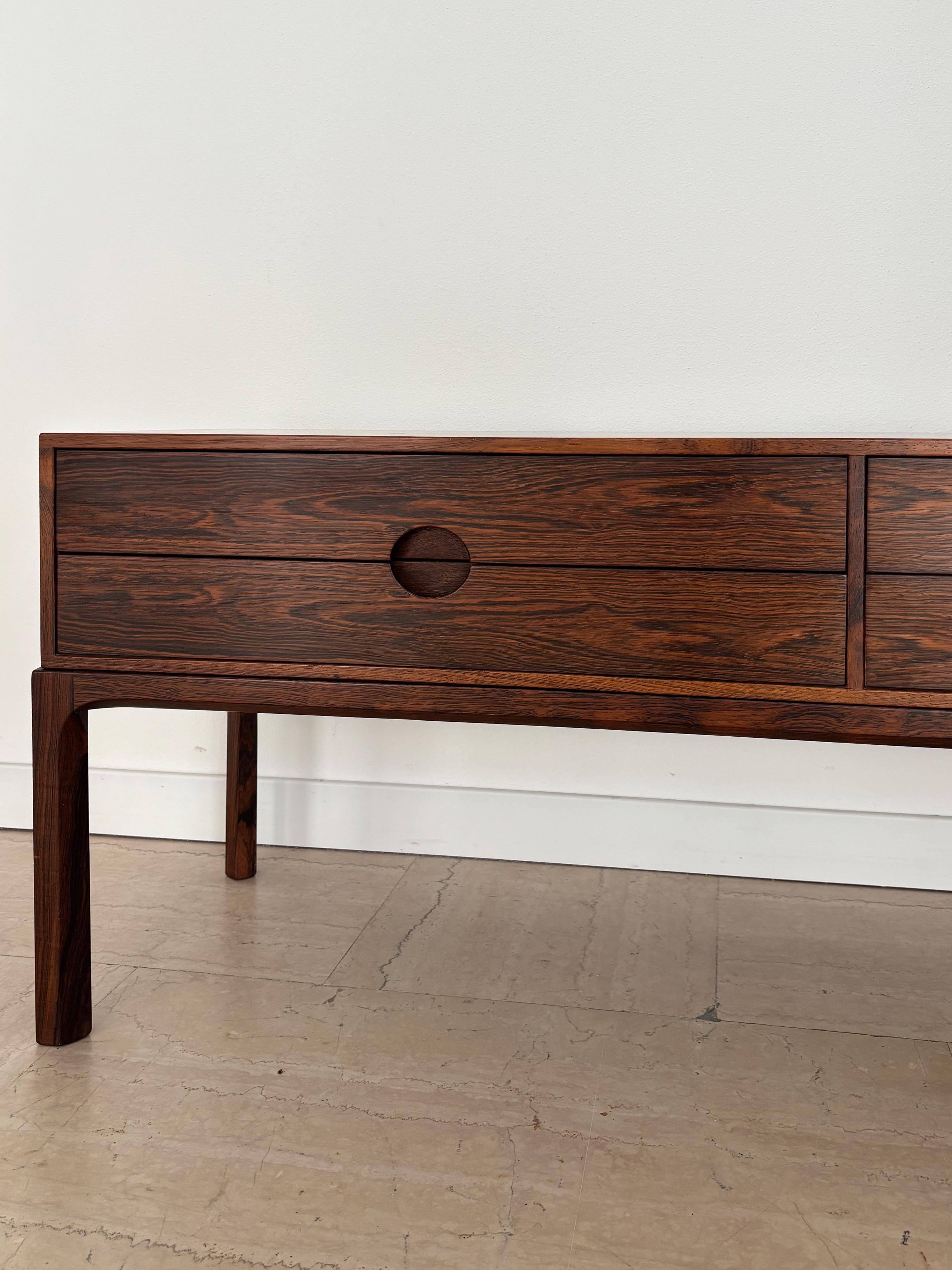 Kai Kristiansen für Aksel Kjirsgaard Dunkles Holz Skandinavische Anrichte Kommode 1960 im Angebot 1