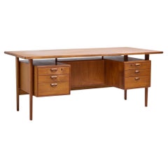 Kai Kristiansen für Feldballes Møbelfabrik FM60 Mid Century Danish Teak Desk Kai Kristiansen für Feldballes Møbelfabrik FM60 Mid Century Danish Teak Desk
