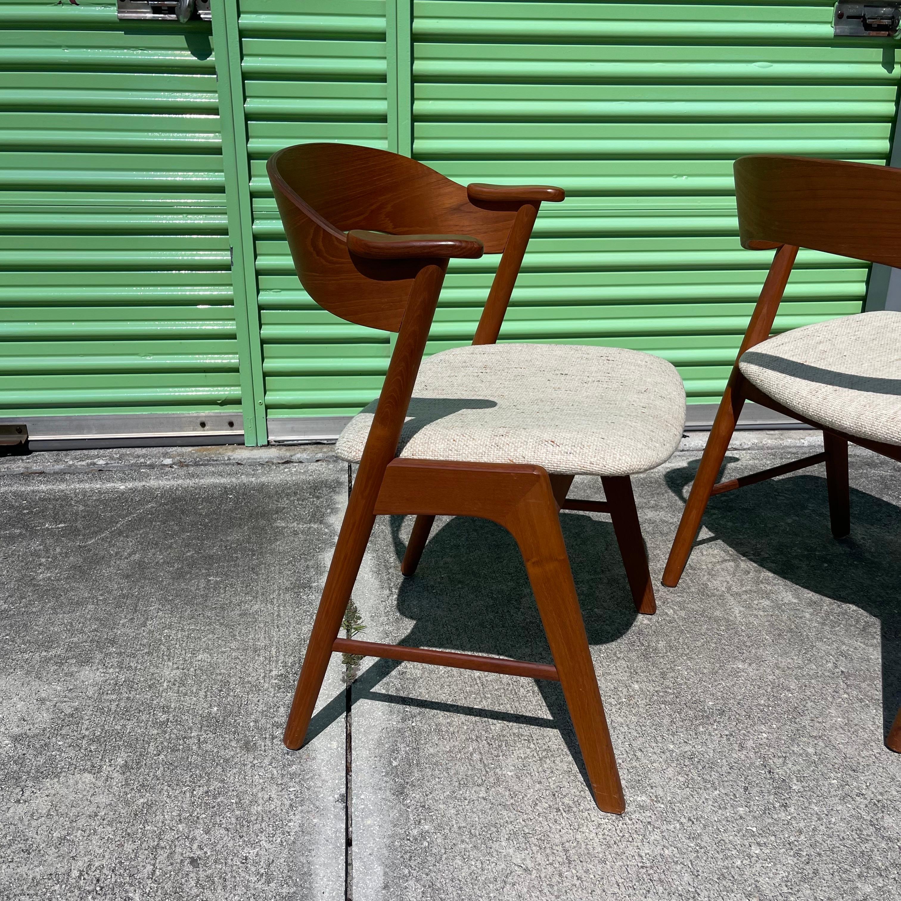 Kai Kristiansen per Korup Stolefabrik, Danimarca, Sedie in teak modello 32, una coppia In condizioni buone in vendita a Jensen Beach, FL