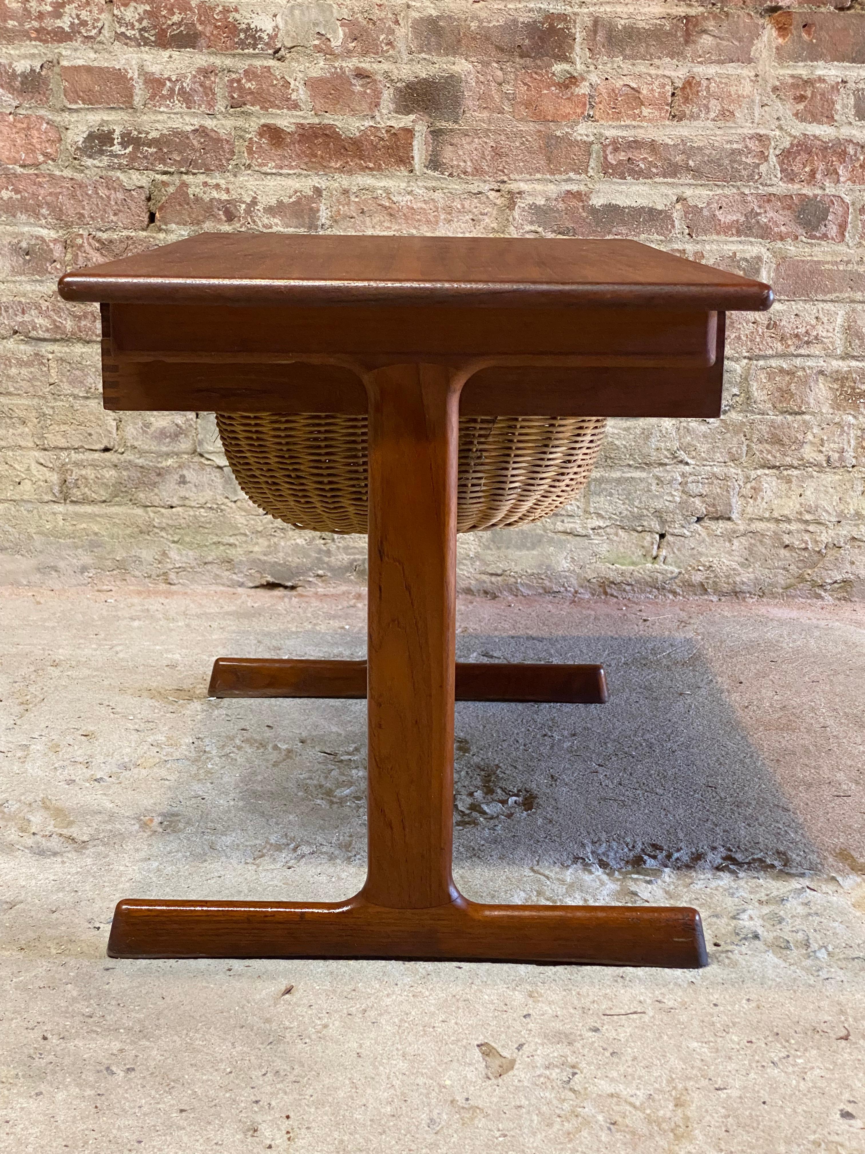 Kai Kristiansen for Vildbjerg Mobelfabrik Teak and Wicker Sewing Stand In Good Condition For Sale In Garnerville, NY