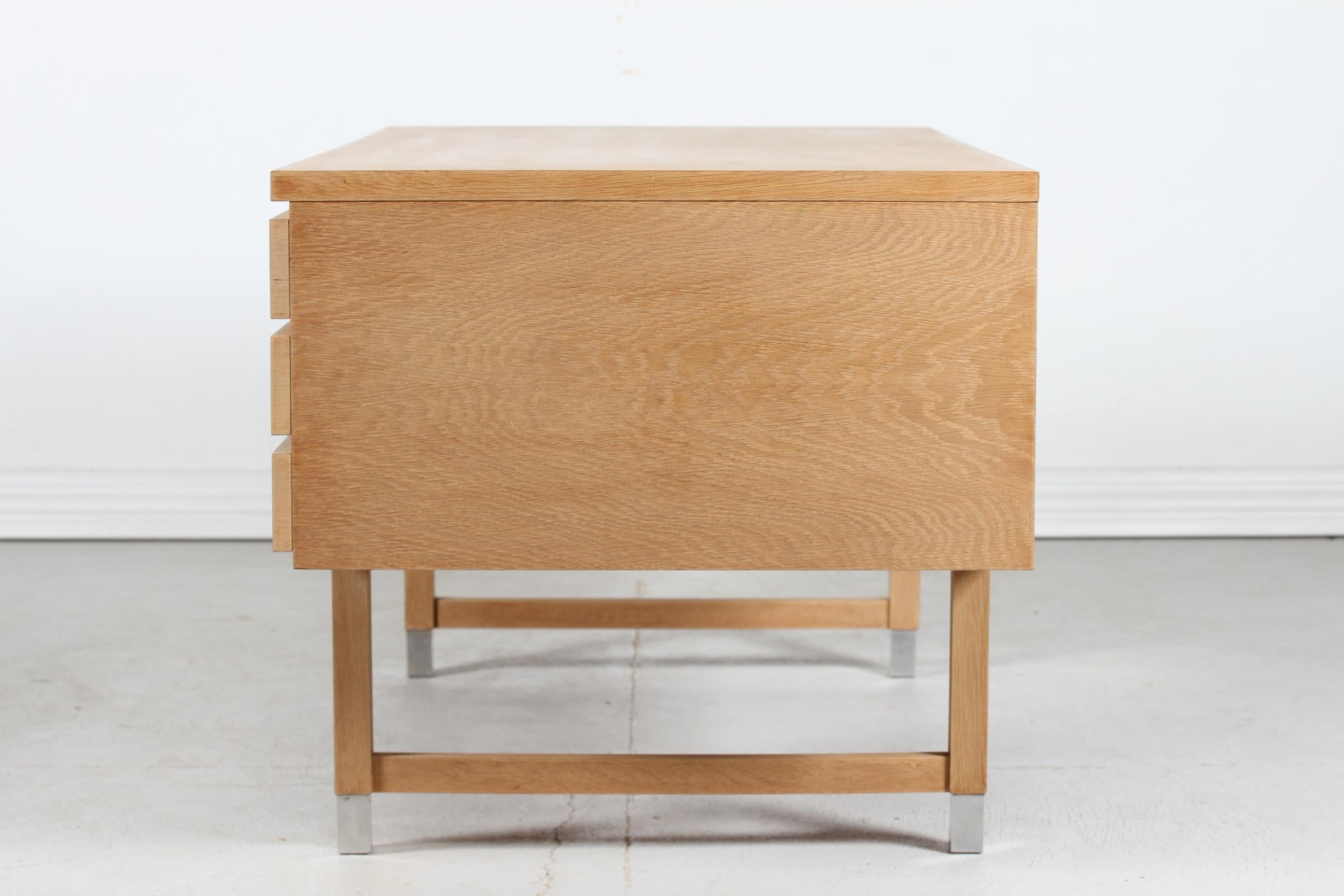 Kai Kristiansen Free Standing Writhing Desk EP 401 of Oak Made in Denmark, 1960s In Good Condition In Aarhus C, DK