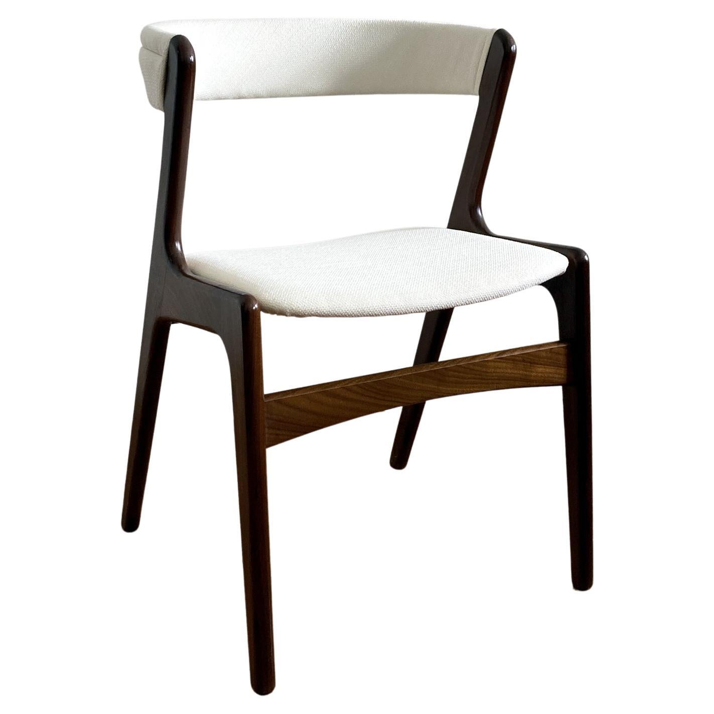 Kai Kristiansen Elfenbeinfarbener Tweed-Stuhl mit gebogener Rückenlehne aus Teakholz, Dänemark, 1960er Jahre
