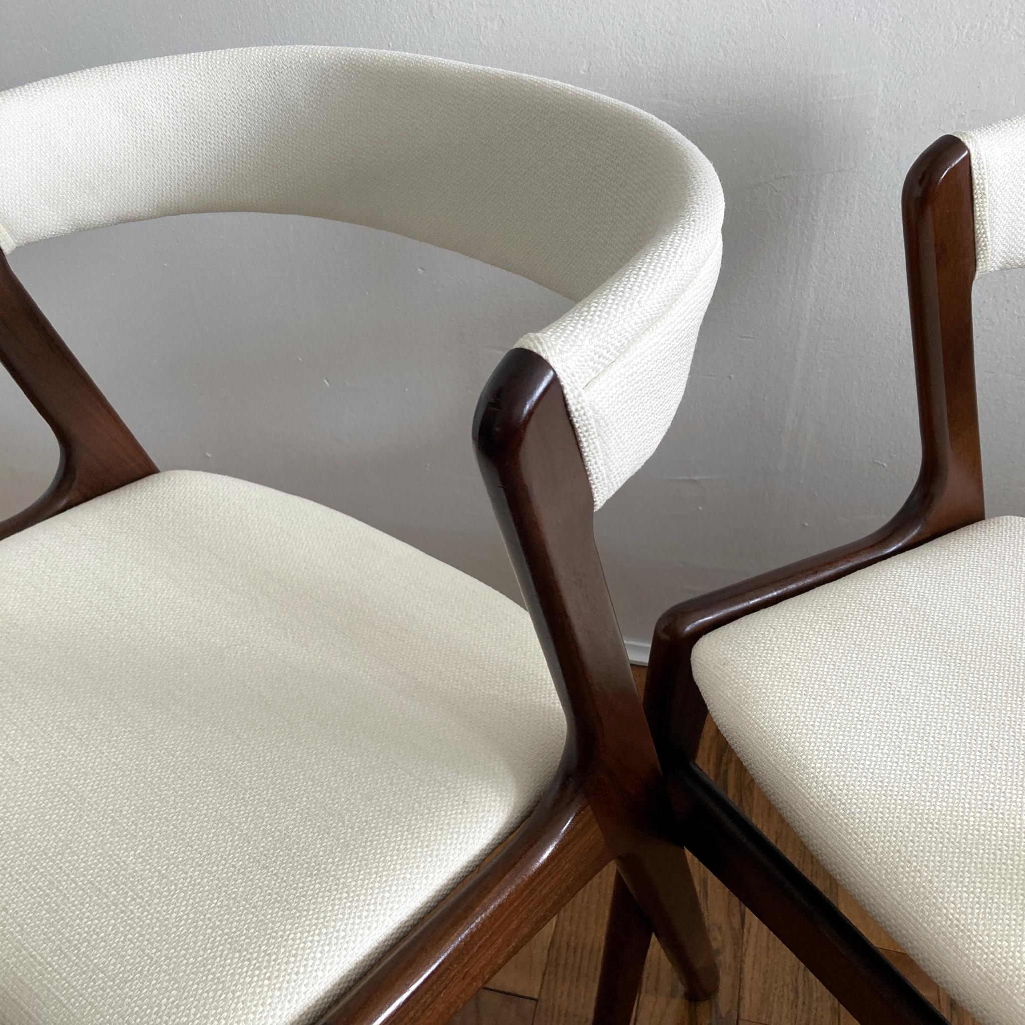 Kai Kristiansen Ivory Tweed Curved Back Teak Chairs, Danish, 1960s, Pair of Two For Sale 4