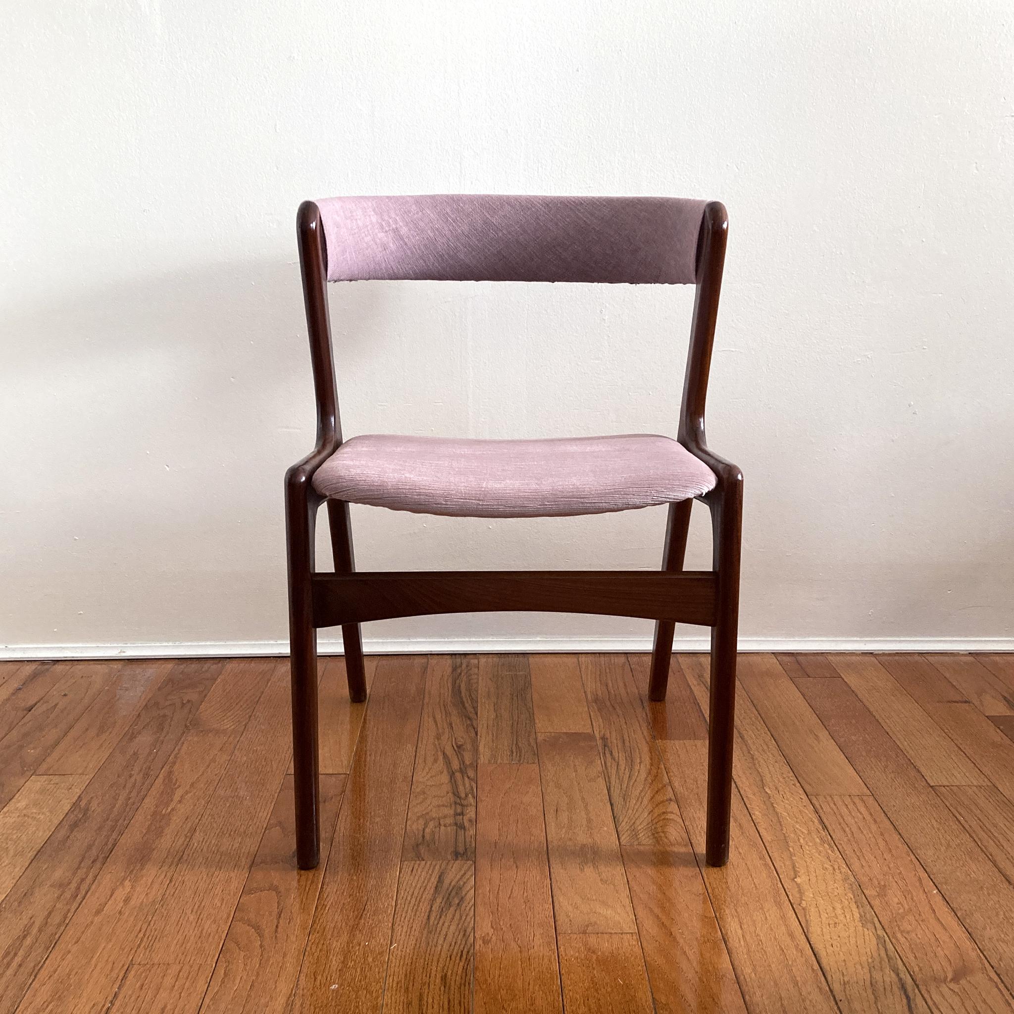 Beautiful midcentury chair, Kai Kristiansen’s iconic curved back chair Silhouette. Teak frame, seat reupholstered with mauve pink velvet and curved back reupholstered in a coordinating mauve tweed. Structurally sound, in good vintage condition with