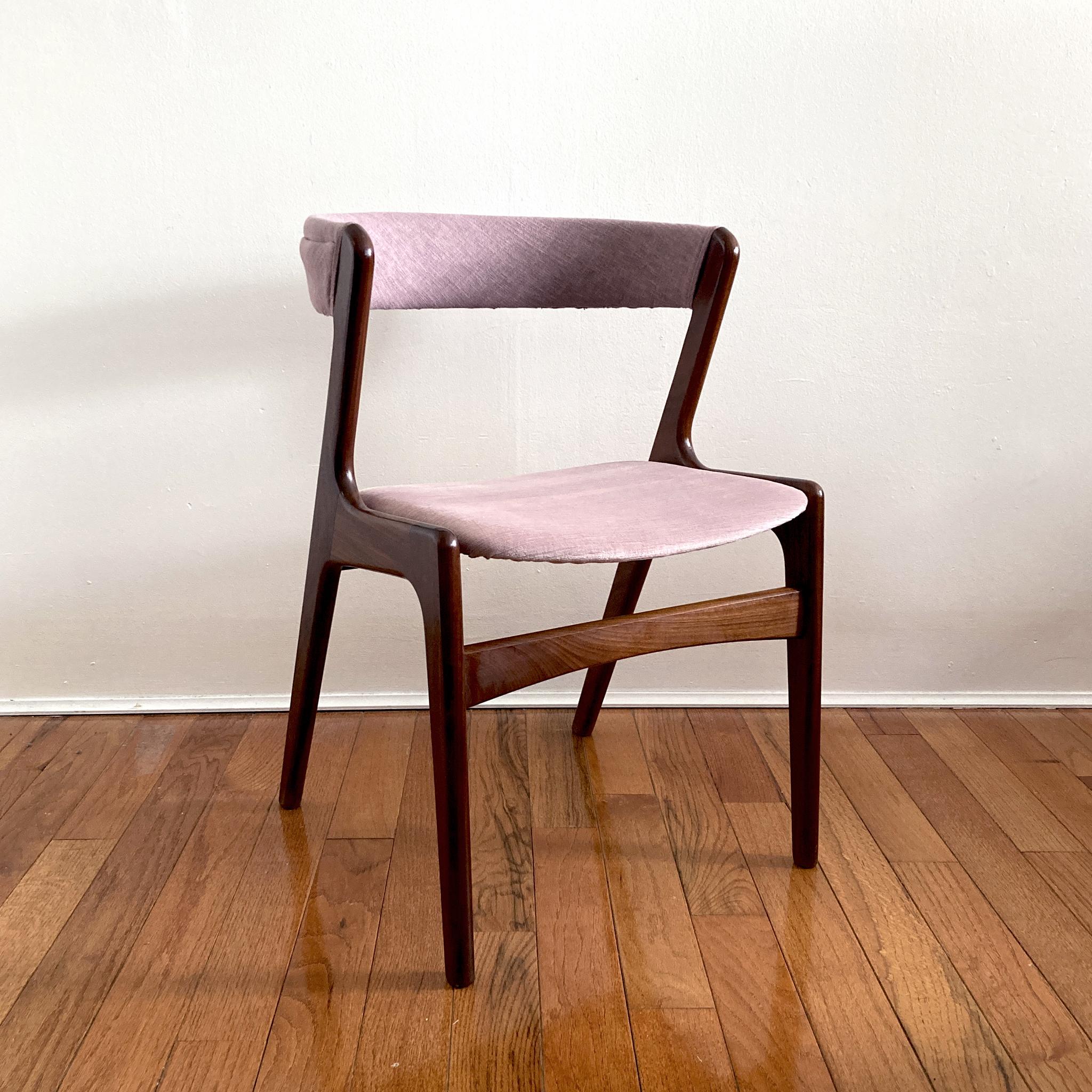 Mid-Century Modern Kai Kristiansen Mauve Pink Curved Back Chair, 1960s For Sale