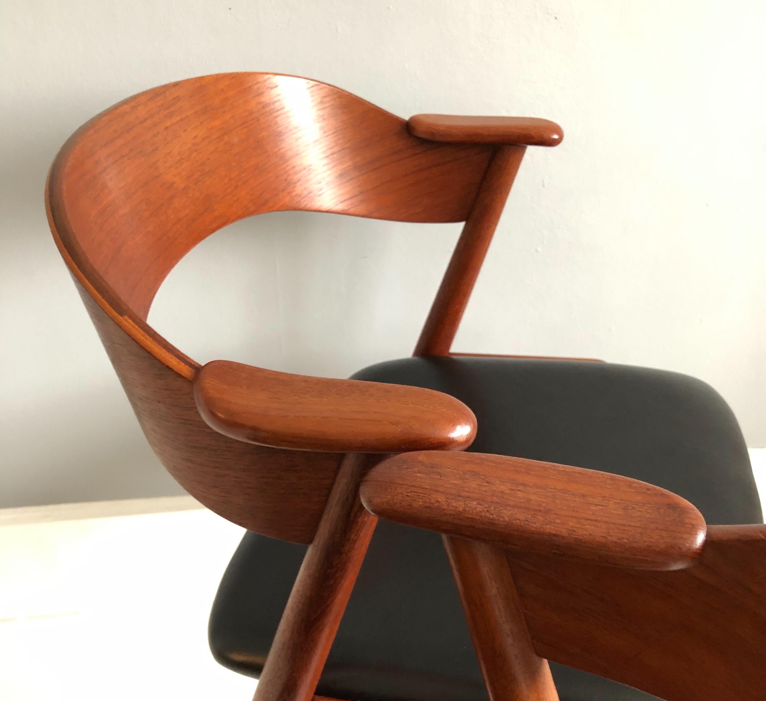 20th Century Kai Kristiansen Model 32 Dining Chairs, Teak and Leather, Set of 4
