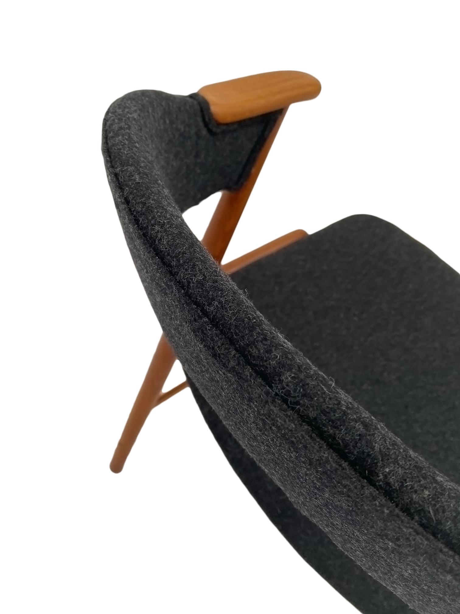 Kai Kristiansen Model 32 Teak and Charcoal Wool Desk Chair, Denmark, 1960s In Excellent Condition In London, GB
