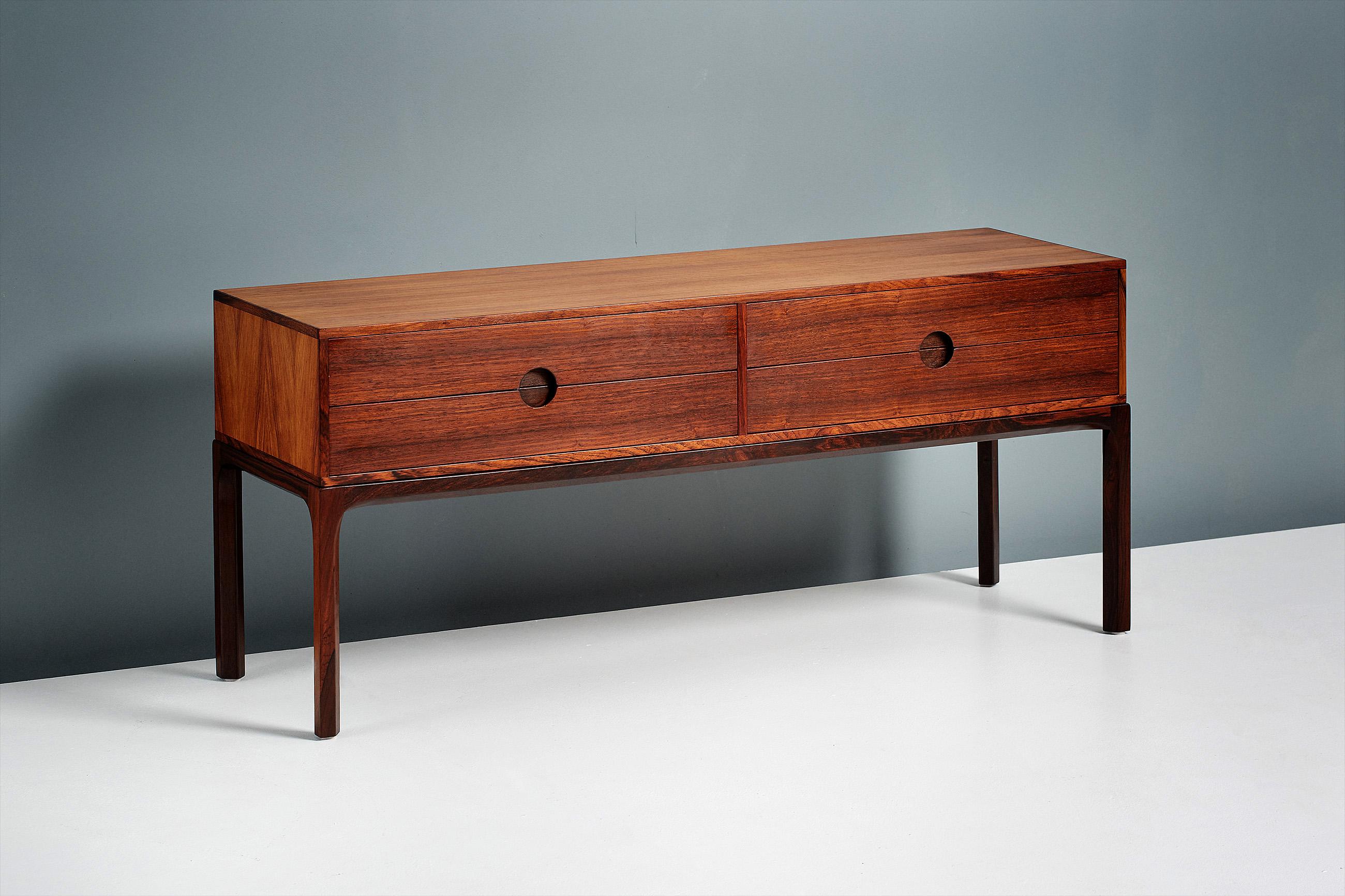 Kai Kristiansen Model 384 Rosewood Chest, 1960s In Excellent Condition For Sale In London, GB