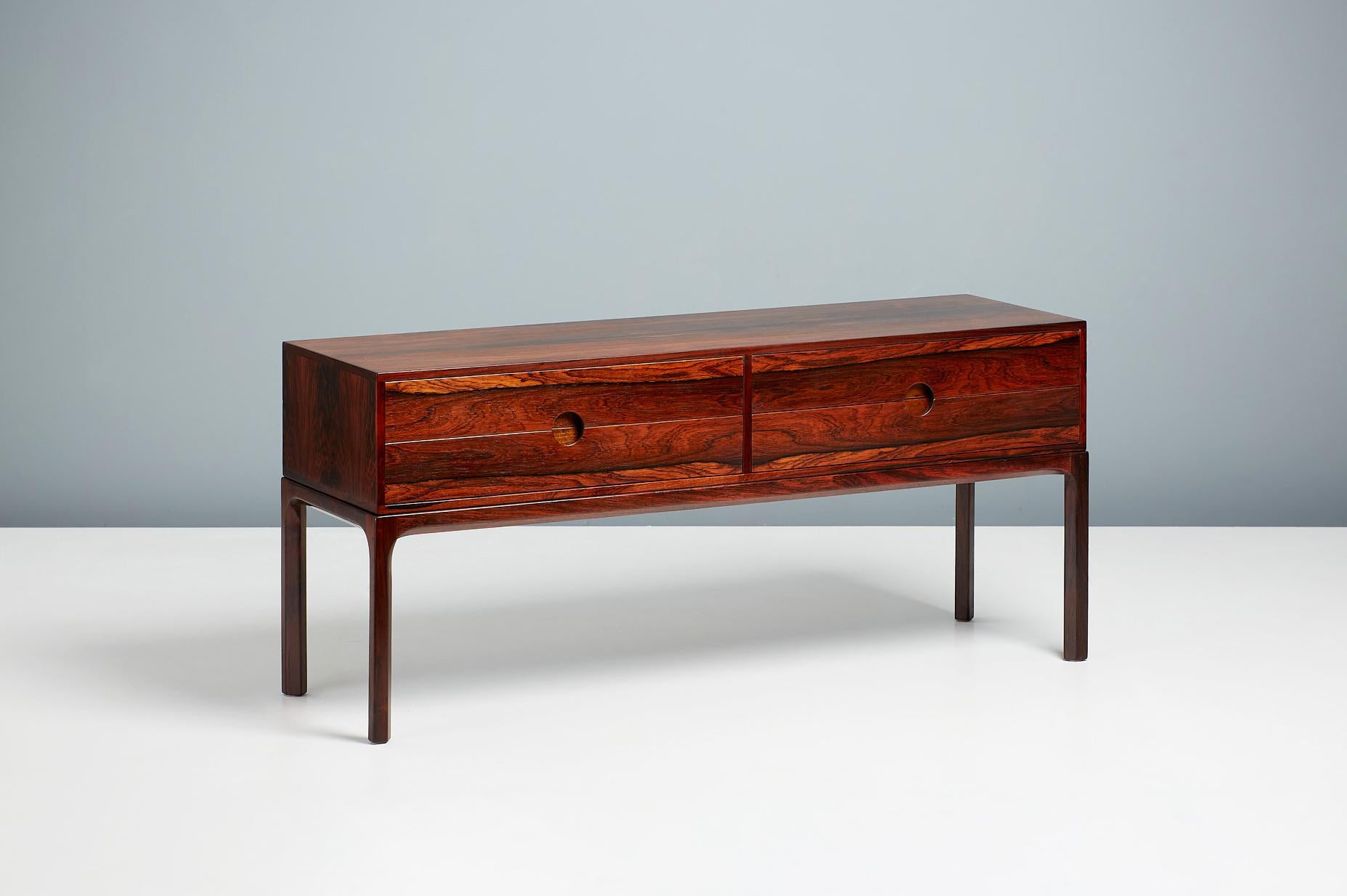 Kai Kristiansen Model 384 Rosewood Chest, 1960s In Excellent Condition For Sale In London, GB