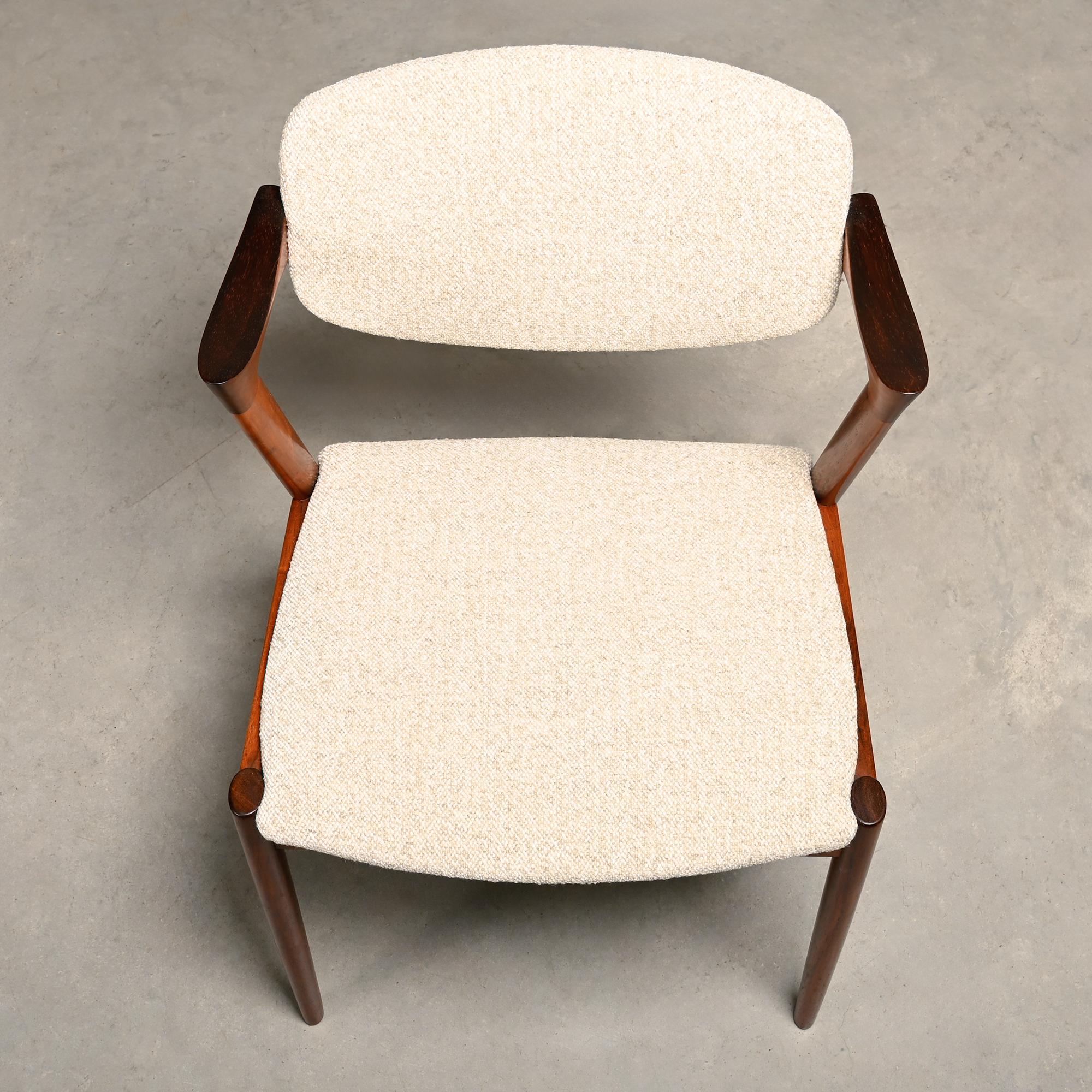 Kai Kristiansen Model 42 Dining Chairs in Rosewood and light fabric Denmark en vente 3