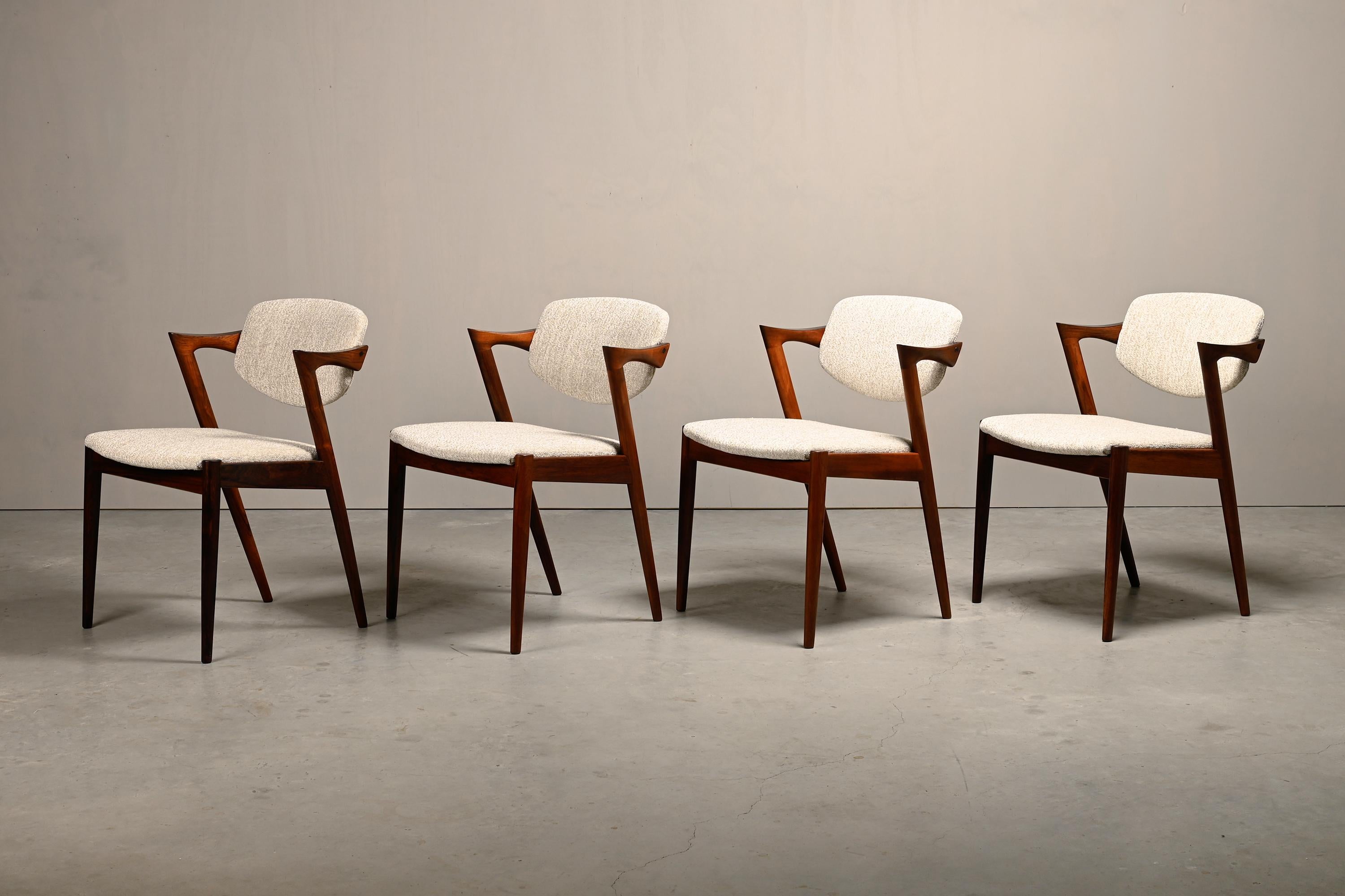 Kai Kristiansen Model 42 Dining Chairs in Rosewood and light fabric Denmark Bon état - En vente à Amsterdam, NL