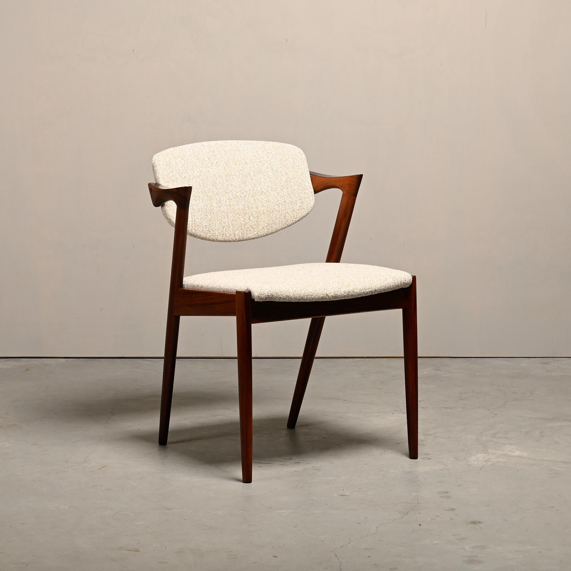20ième siècle Kai Kristiansen Model 42 Dining Chairs in Rosewood and light fabric Denmark en vente