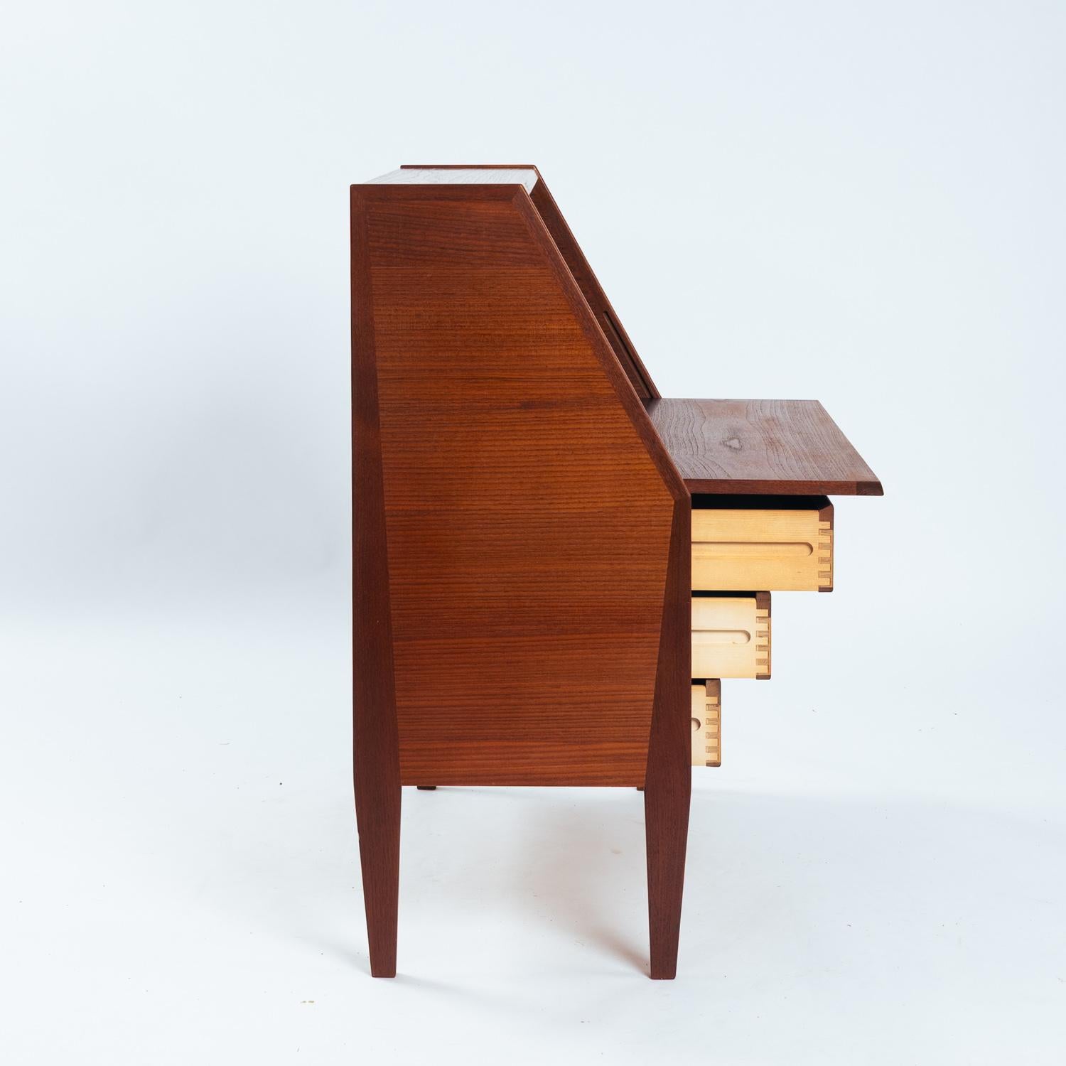 Kai Kristiansen Modell 63 Schreibtisch Teak Sekretär mit Kosmetikspiegel, 1960er Jahre (Moderne der Mitte des Jahrhunderts) im Angebot