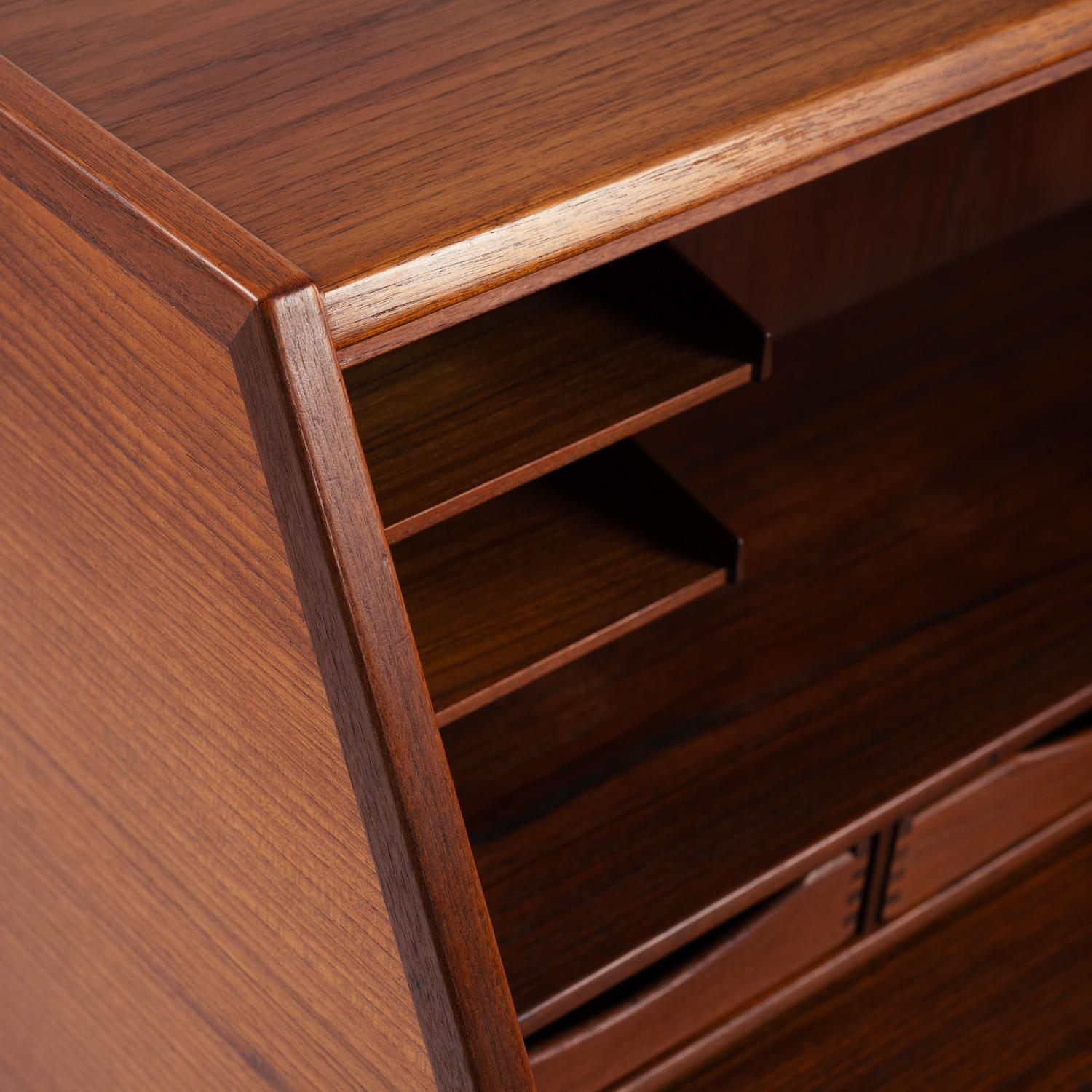 Kai Kristiansen Modell 63 Schreibtisch Teak Sekretär mit Kosmetikspiegel, 1960er Jahre im Angebot 1