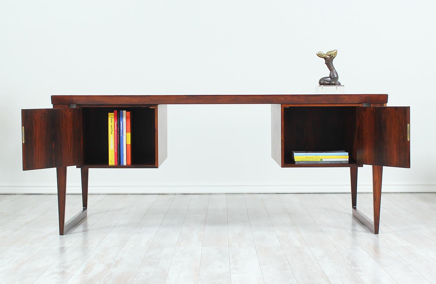 Mid-20th Century Kai Kristiansen Model-70 Rosewood Desk for Feldballes Møbelfabrik