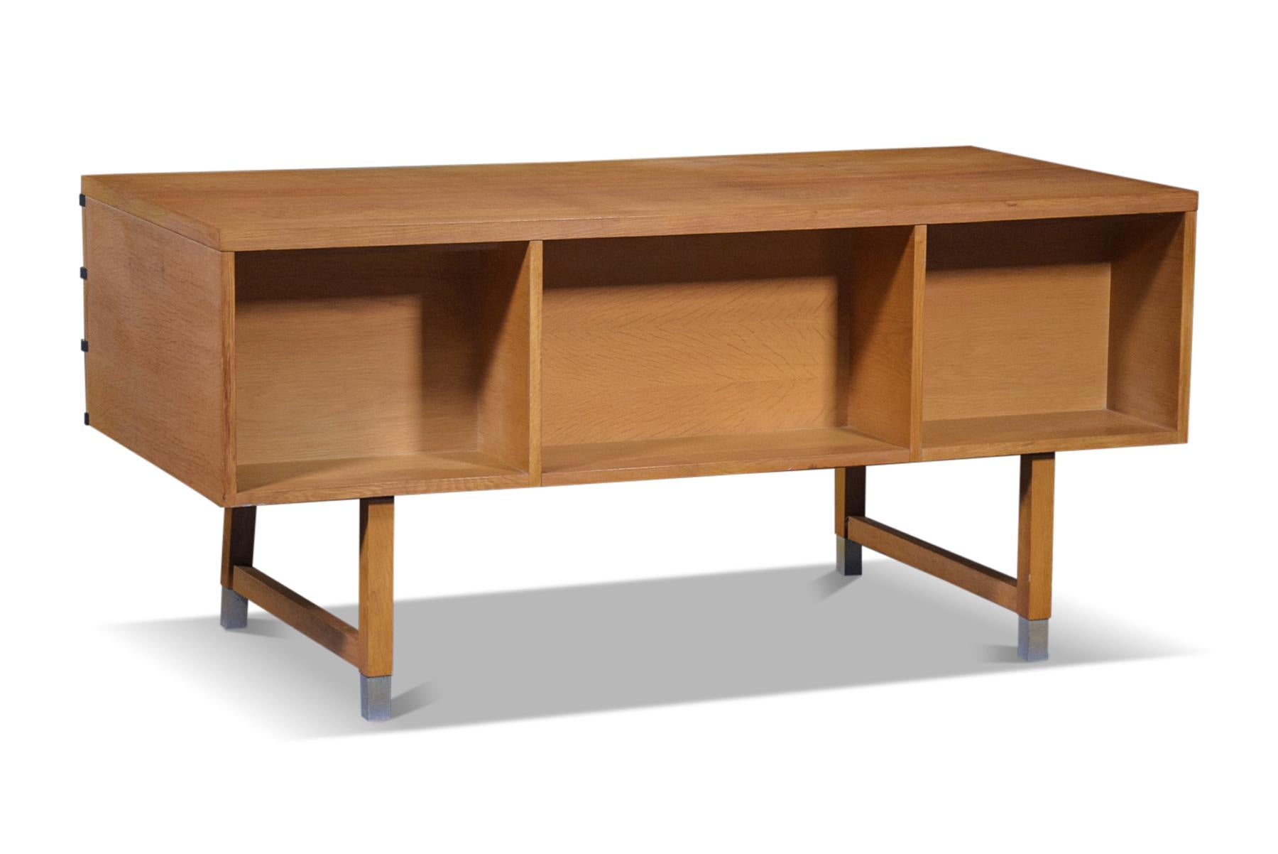 Mid-Century Modern Kai Kristiansen Model Ep 401 Oak Executive Desk