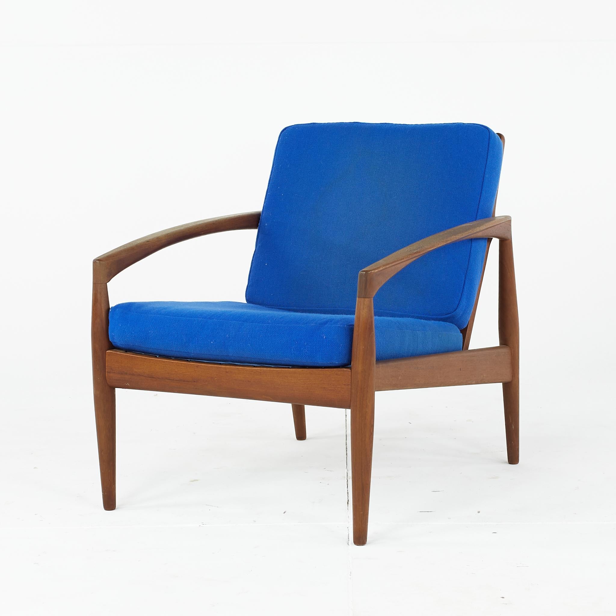 Kai Kristiansen No 121 Mid Century Paper Knife Teak Lounge Chairs, Pair In Good Condition For Sale In Countryside, IL